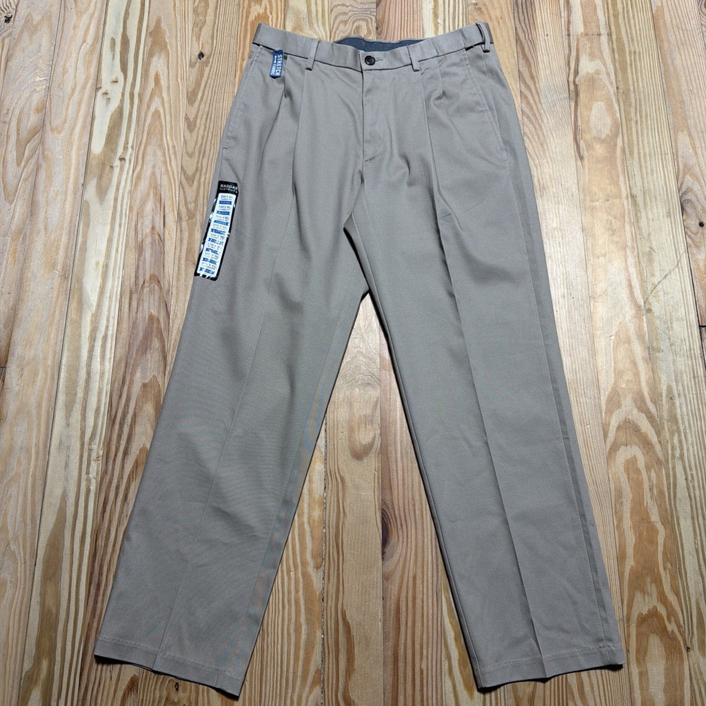 NWT Haggar Mens Premium No Iron Classic Fit Pleated Dress Pants Khaki 32x30 New