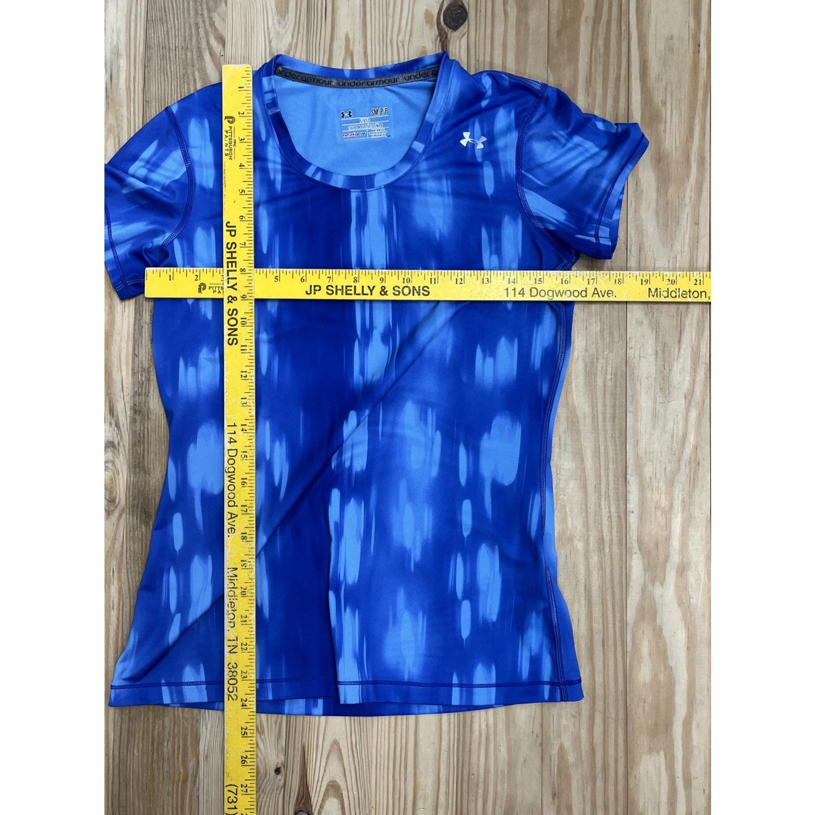 Under Armour Active Heat Gear Fitted Top Size S EUC Blue