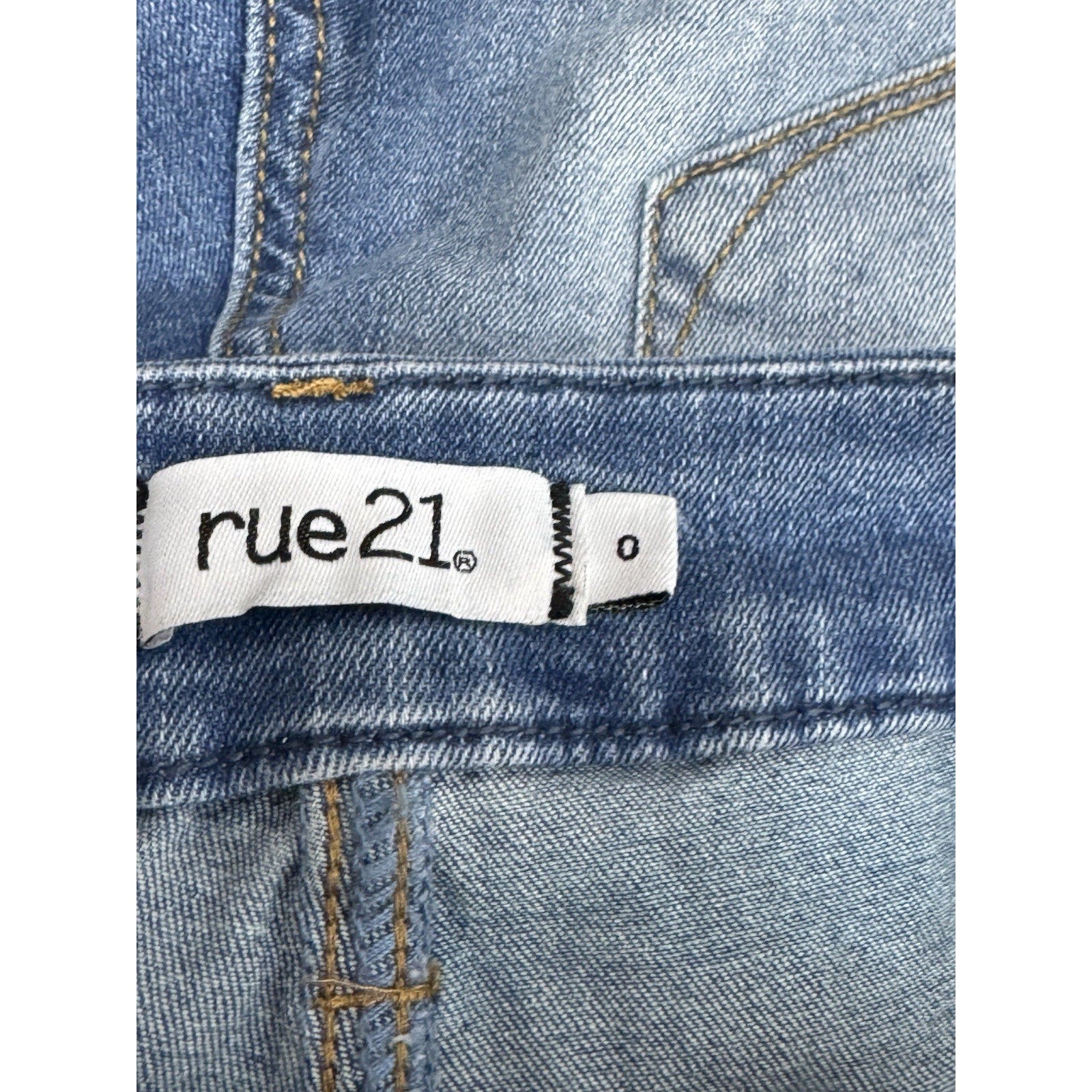 Rue 21 CURVYHIGH-RISEROLL CUFF SHORTIE Juniors Size 0 (waist 26")