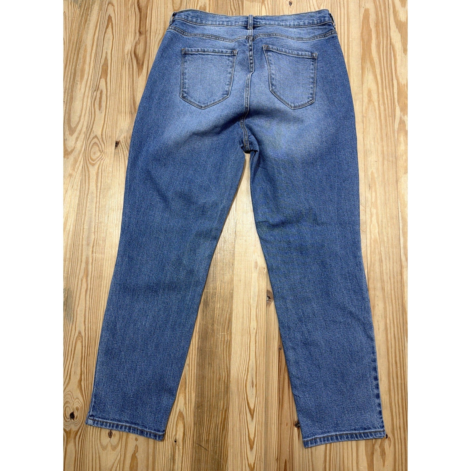 Ms. Cello High Rise Mom Jeans Med Wash 5 Pocket Size 1X 34x29