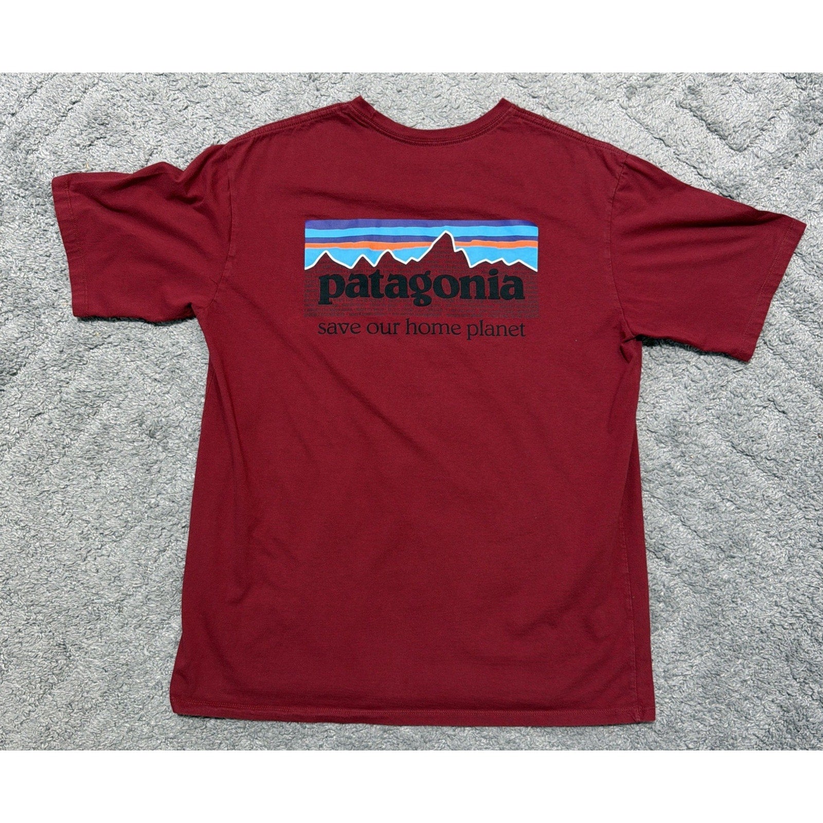 Patagonia T Shirt Mens Medium Red P-6 Logo Back Graphic Organic Cotton Planet
