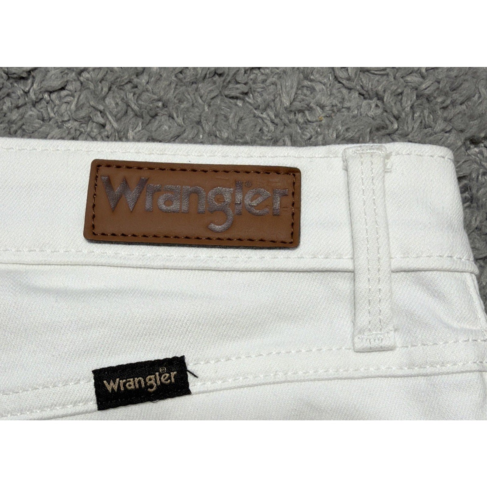 New Wrangler Women's 8 High Rise Unforgettable Skinny Jean Bright White 29x28