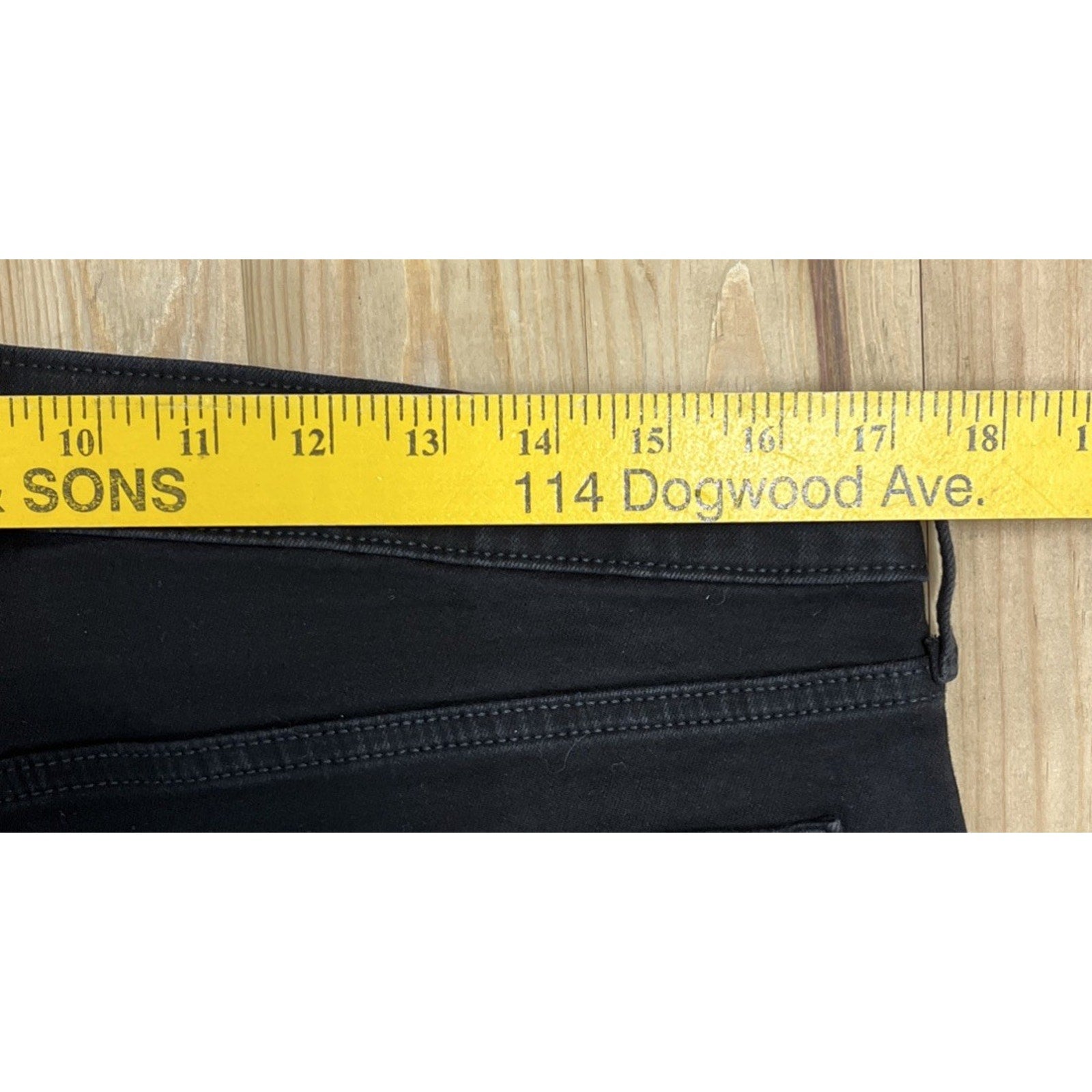 NWT Old Navy Rockstar High Rise Super Skinny Distressed Black Jeans Size 16