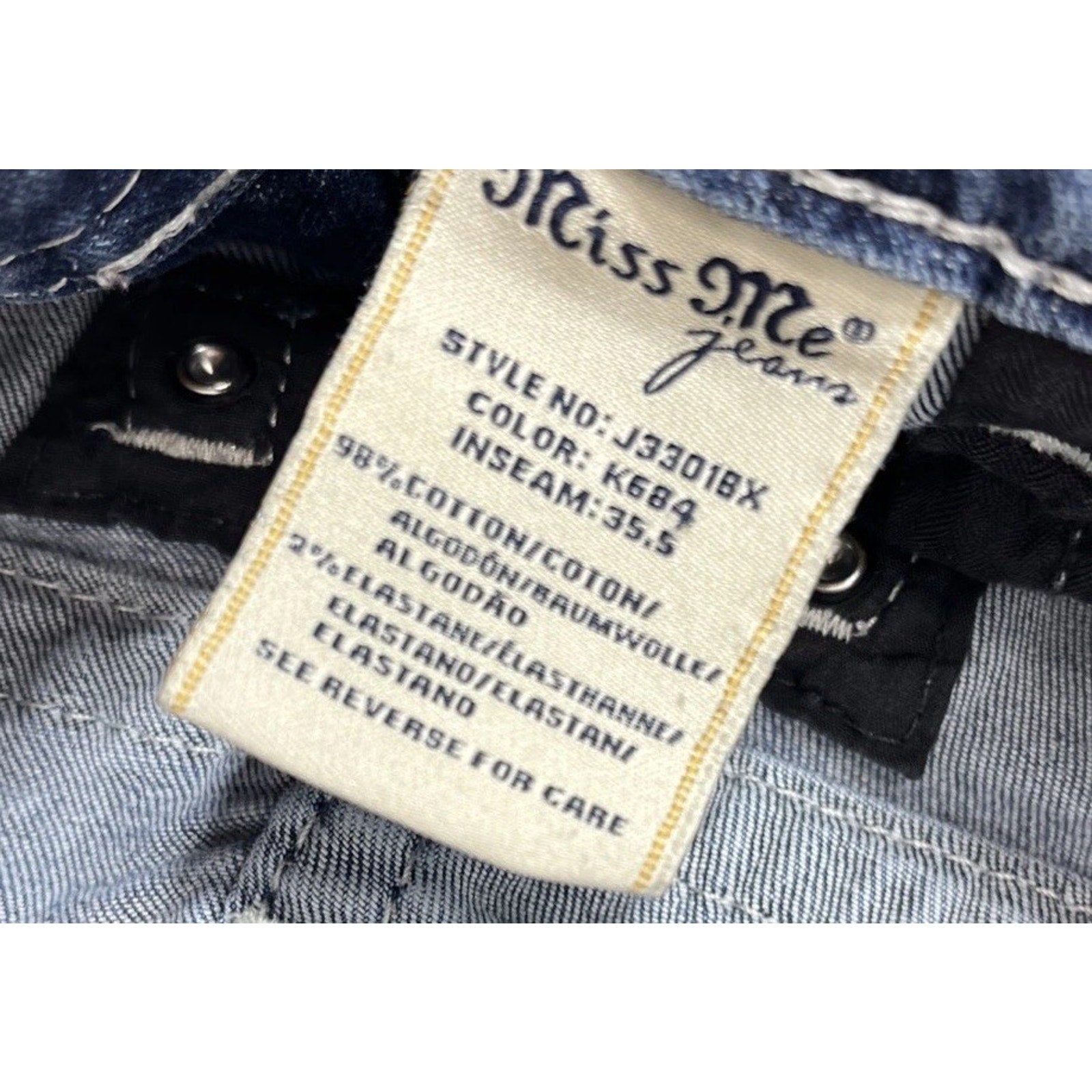 Miss Me Low Rise Signature Boot Cut Jeans Cow Design Pockets Size 26 Inseam 31.5