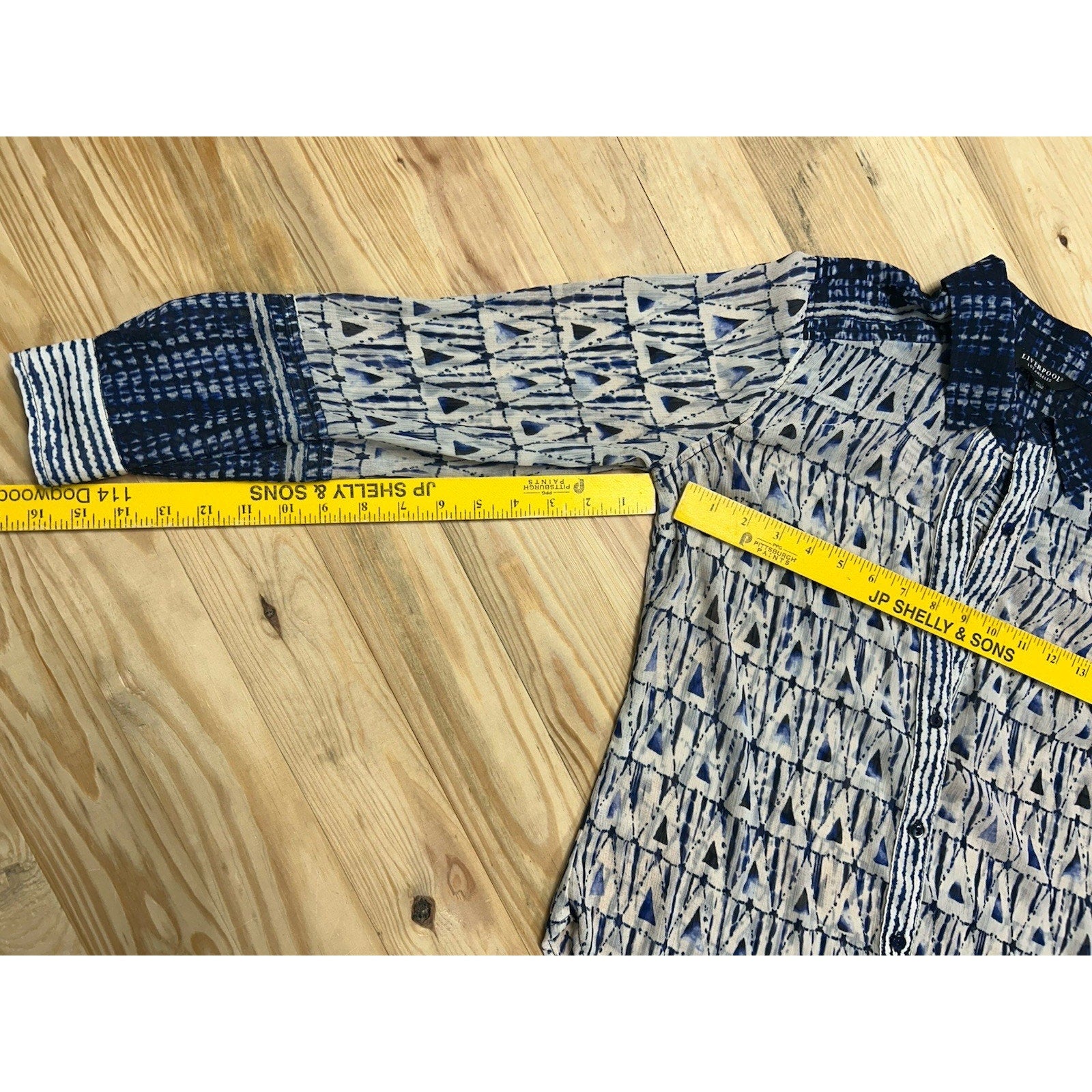 Liverpool Los Angeles Button Front Collared Blouse Grecian Tile Size SMALL.