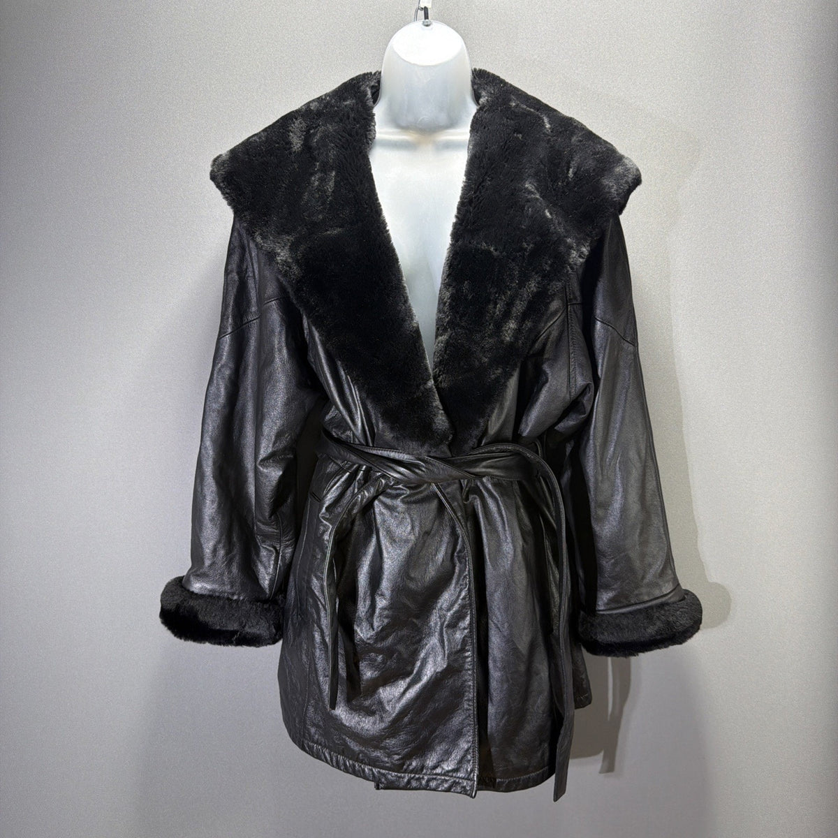 Vintage Wilsons Women's Large Black Leather Belted Coat Faux Fur Accents Lined