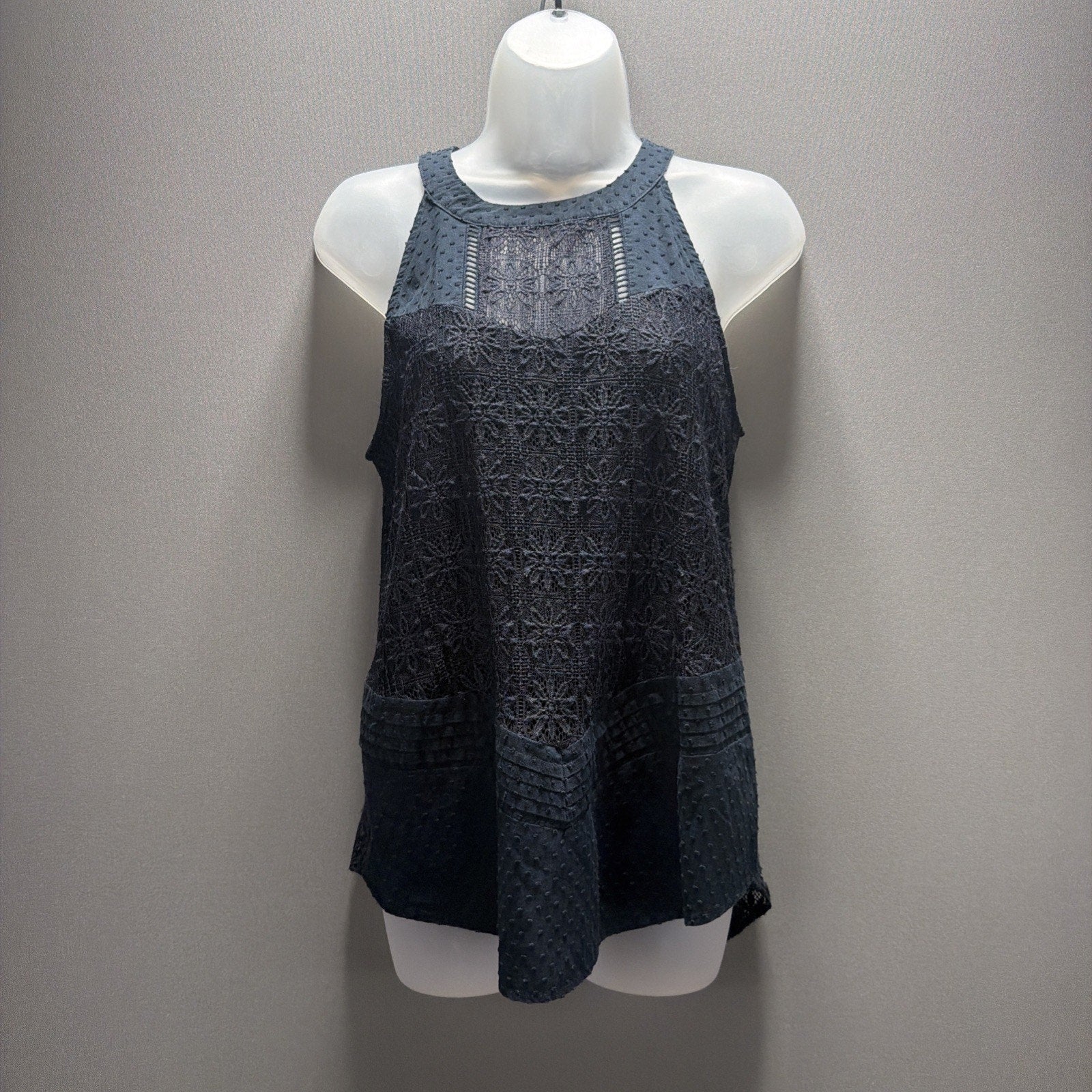 Women’s Medium Navy Blue Crochet Lace Trim Sleeveless Blouse Top Tank By Lee