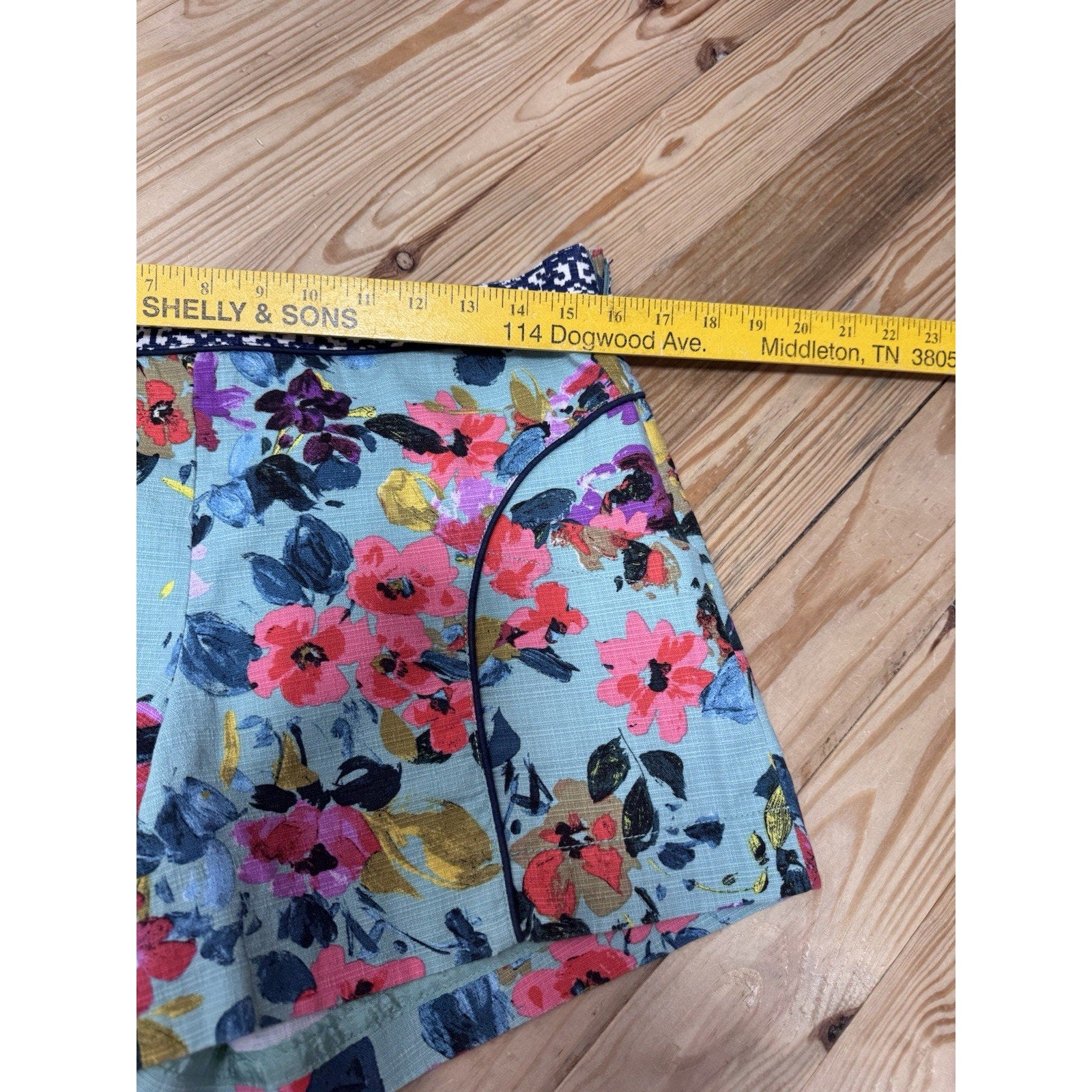 Anthropology Cartonnier Skyflower Shorts Green Floral Women’s Size 8