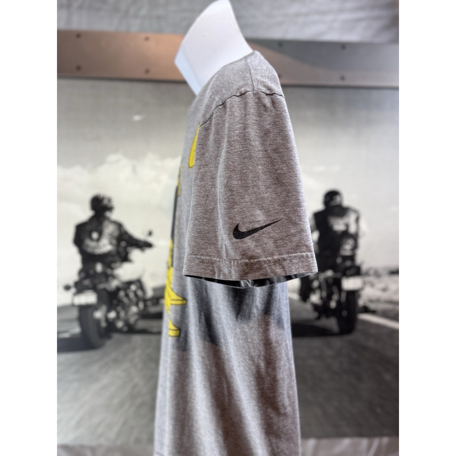 Pittsburgh Steelers Men's S Gray Graphic T-Shirt, Circa 1961 Worker on I-Beam