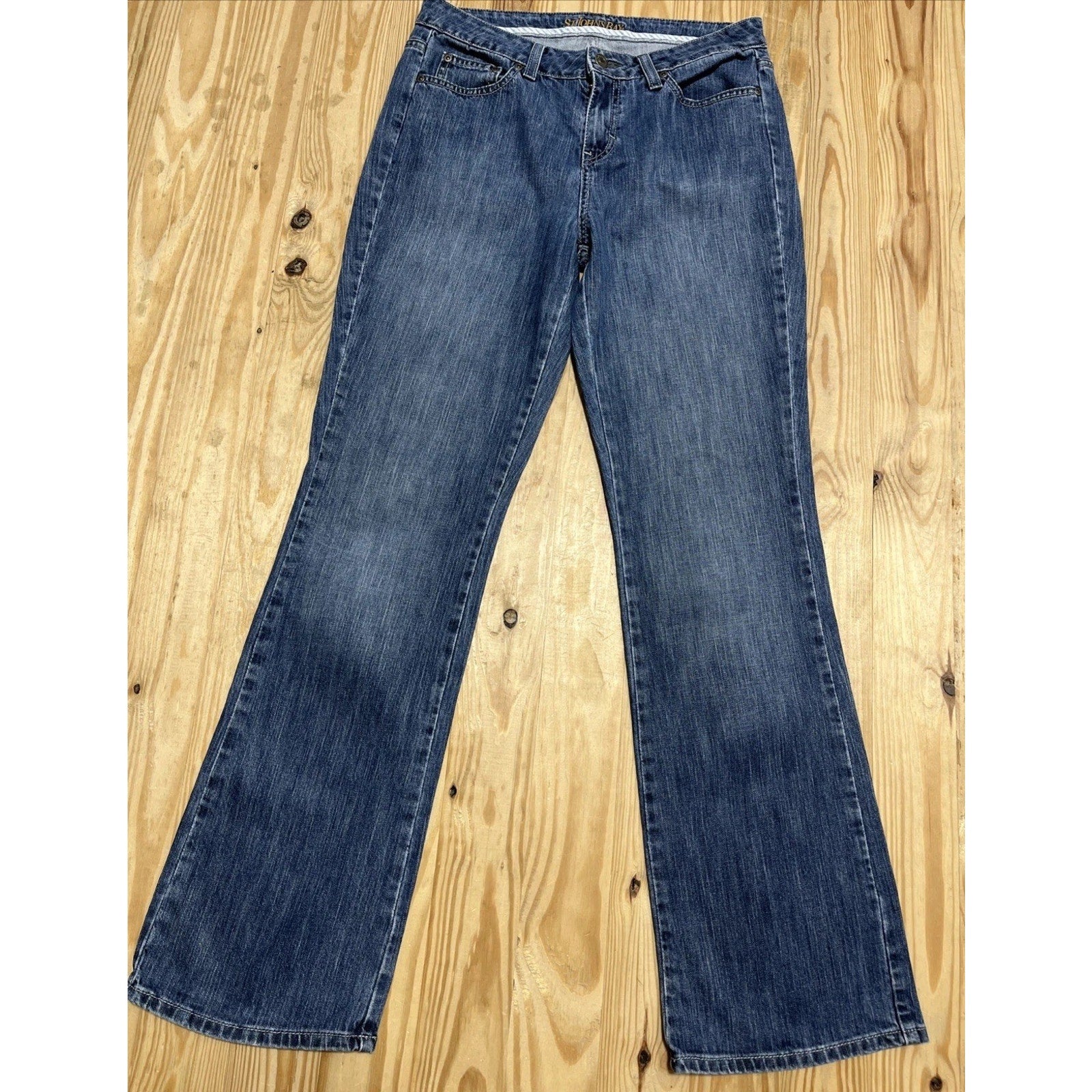 St John's Bay Jeans Women's Mid Rise Embroidered Bootcut Size 8 Average 30x32