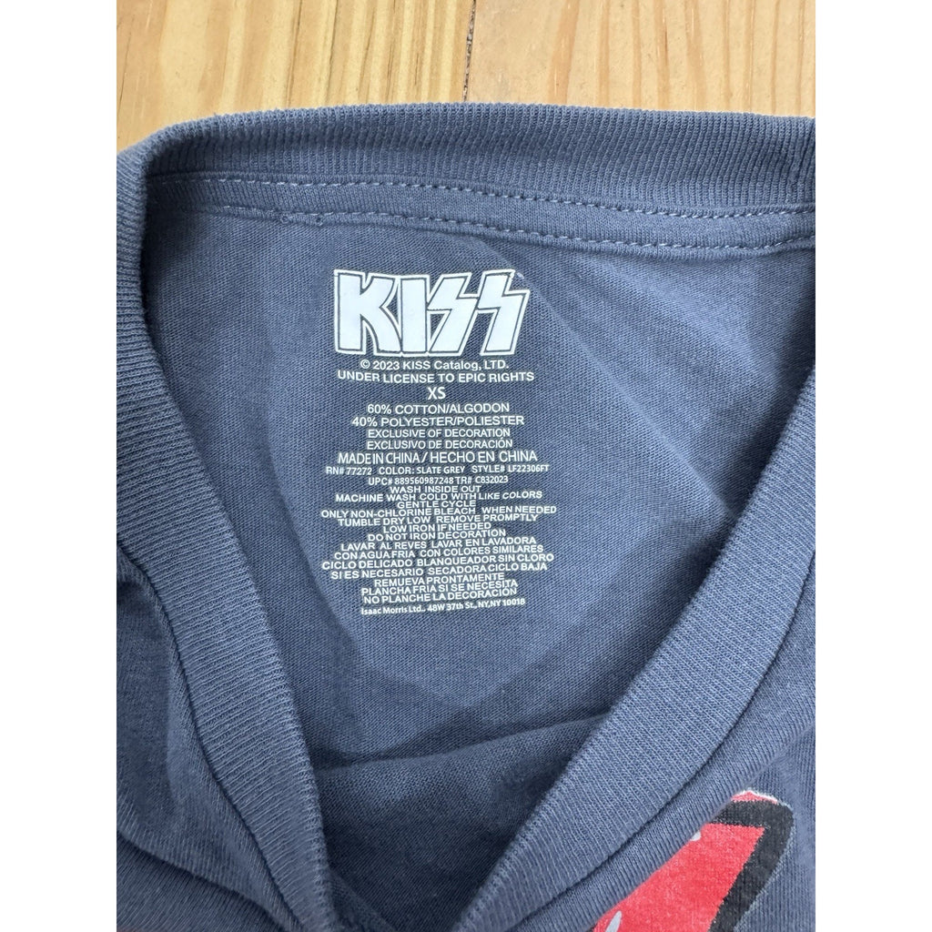 KISS Band T-Shirt Women’s Size X-Small Short Sleeve Gray Red Cinch Tie On Sides