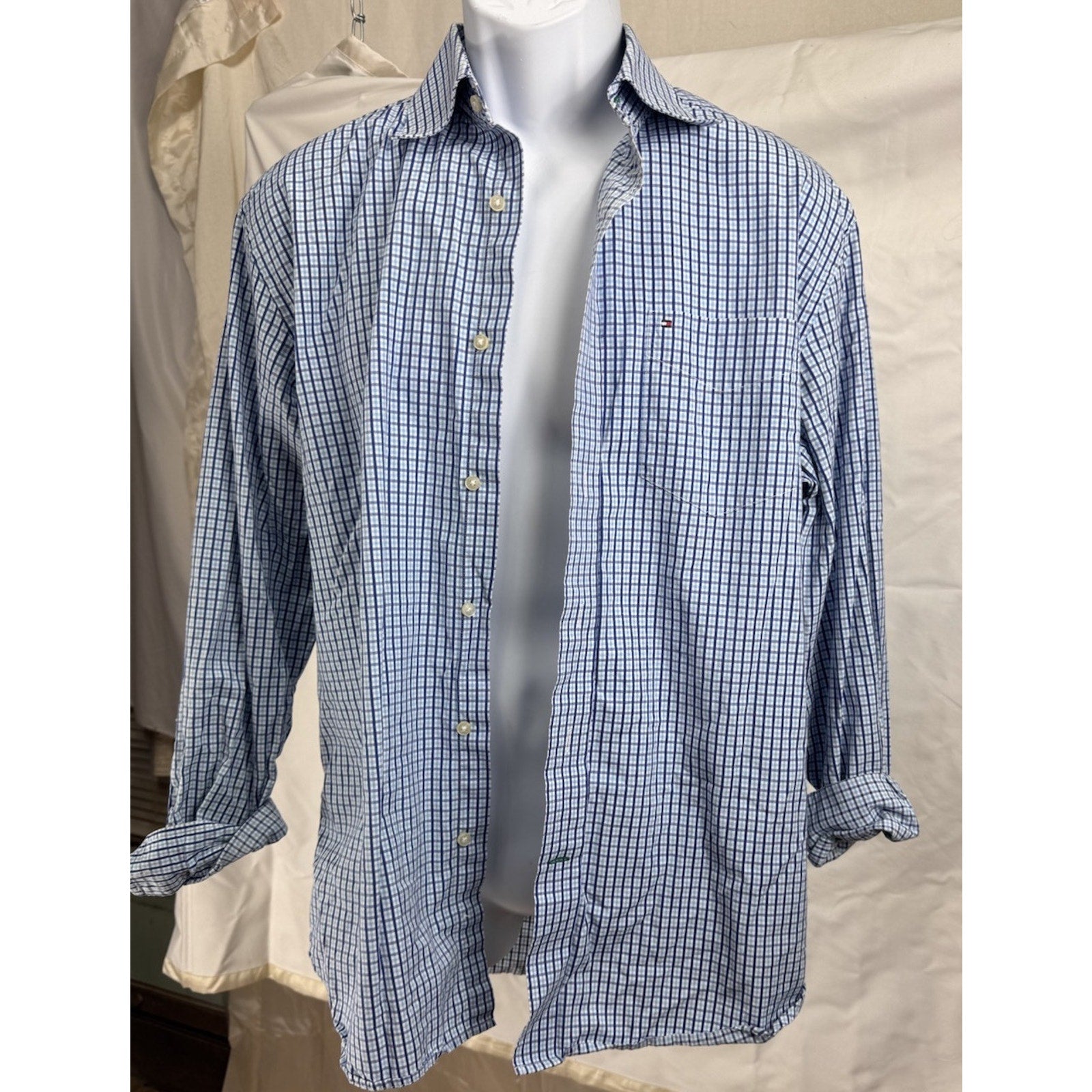 Tommy Hilfiger Men's Button Dress Shirt Regular Fit Long Sleeve Blue Medium