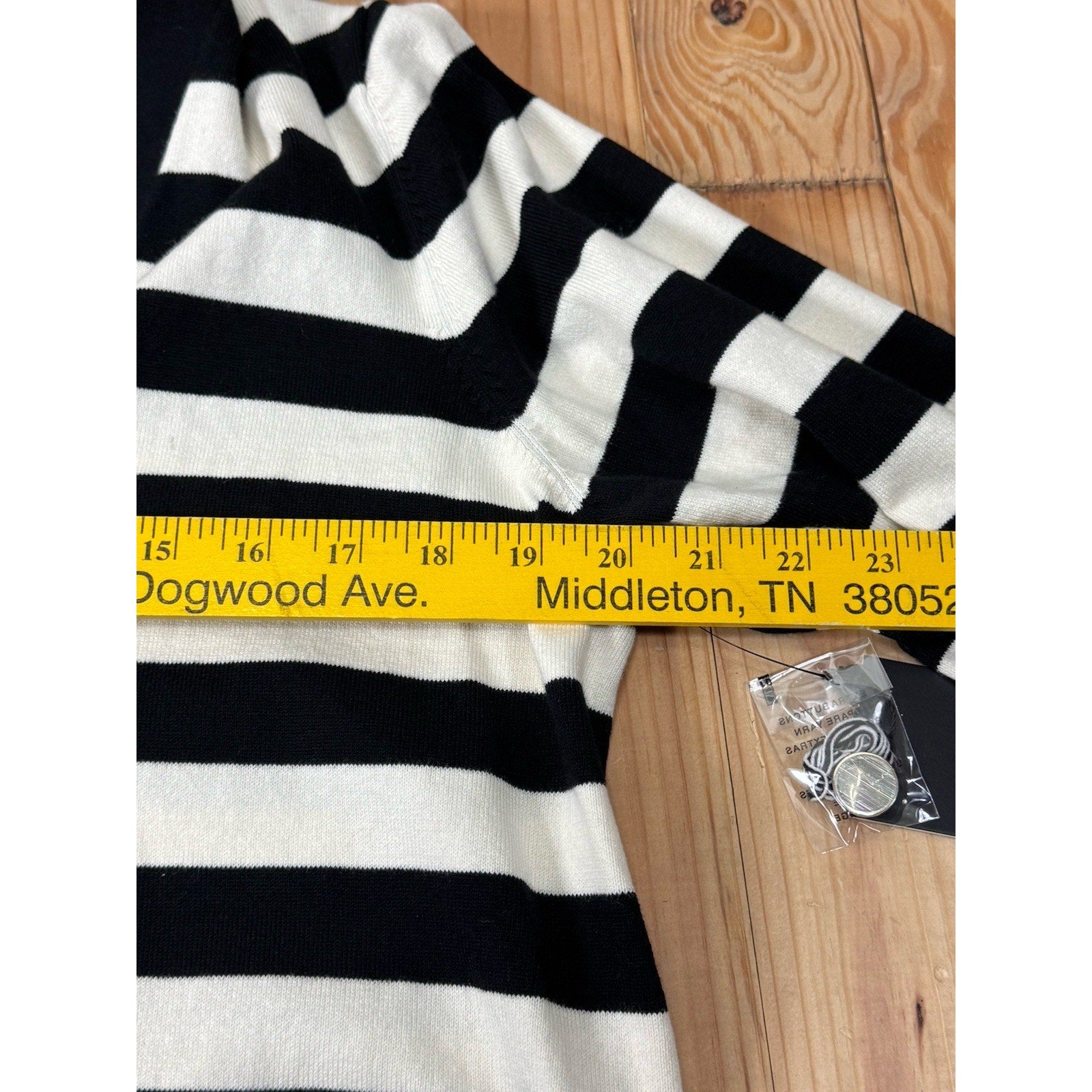Jones New York Sport Women’s Black & White Stripe Silver Button Cardigan Large