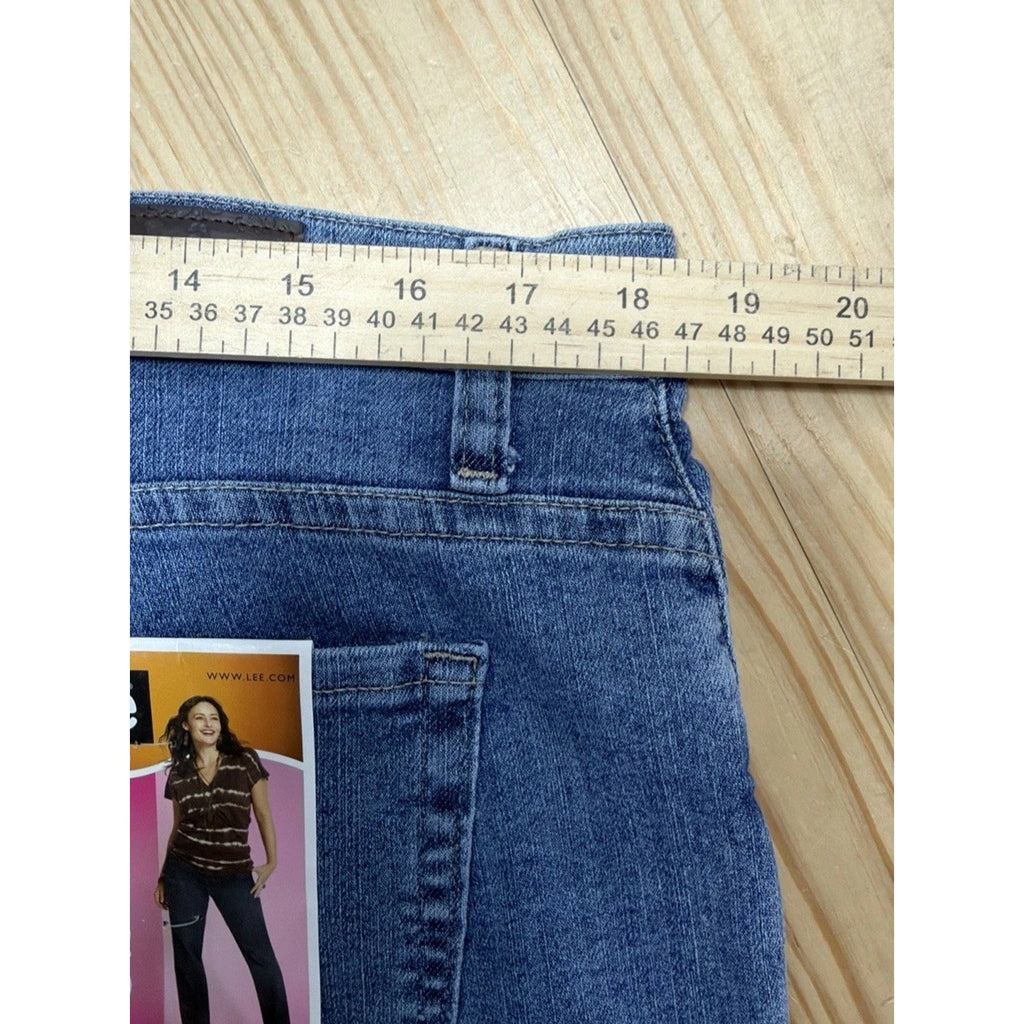 NWT LEE CLASSIC FIT STRAIGHT LEG STRETCH POLY/COTTON JEANS SZ 18W Petite