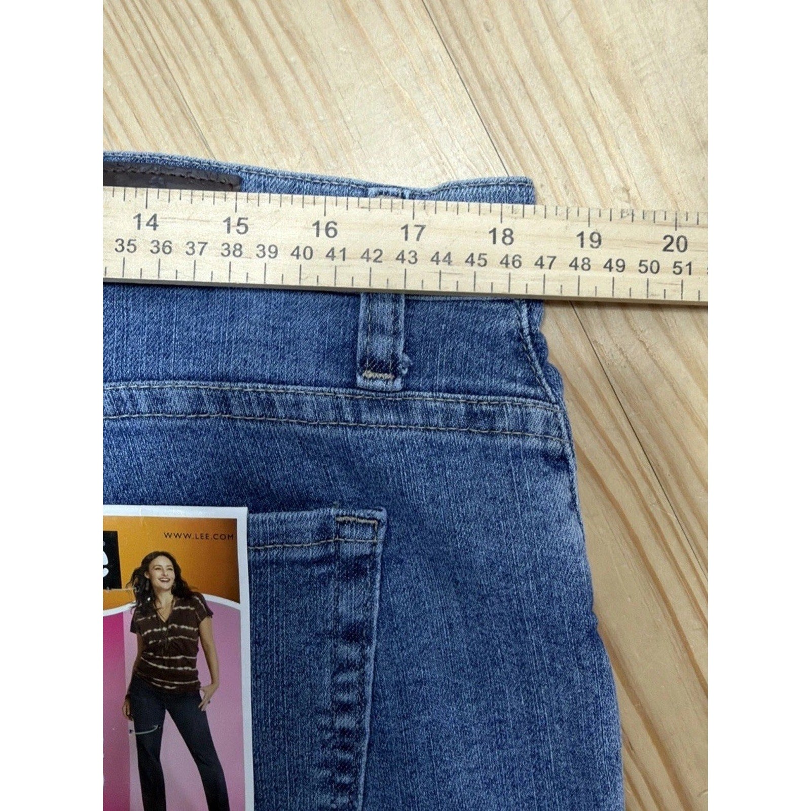 NWT LEE CLASSIC FIT STRAIGHT LEG STRETCH POLY/COTTON JEANS SZ 18W Petite