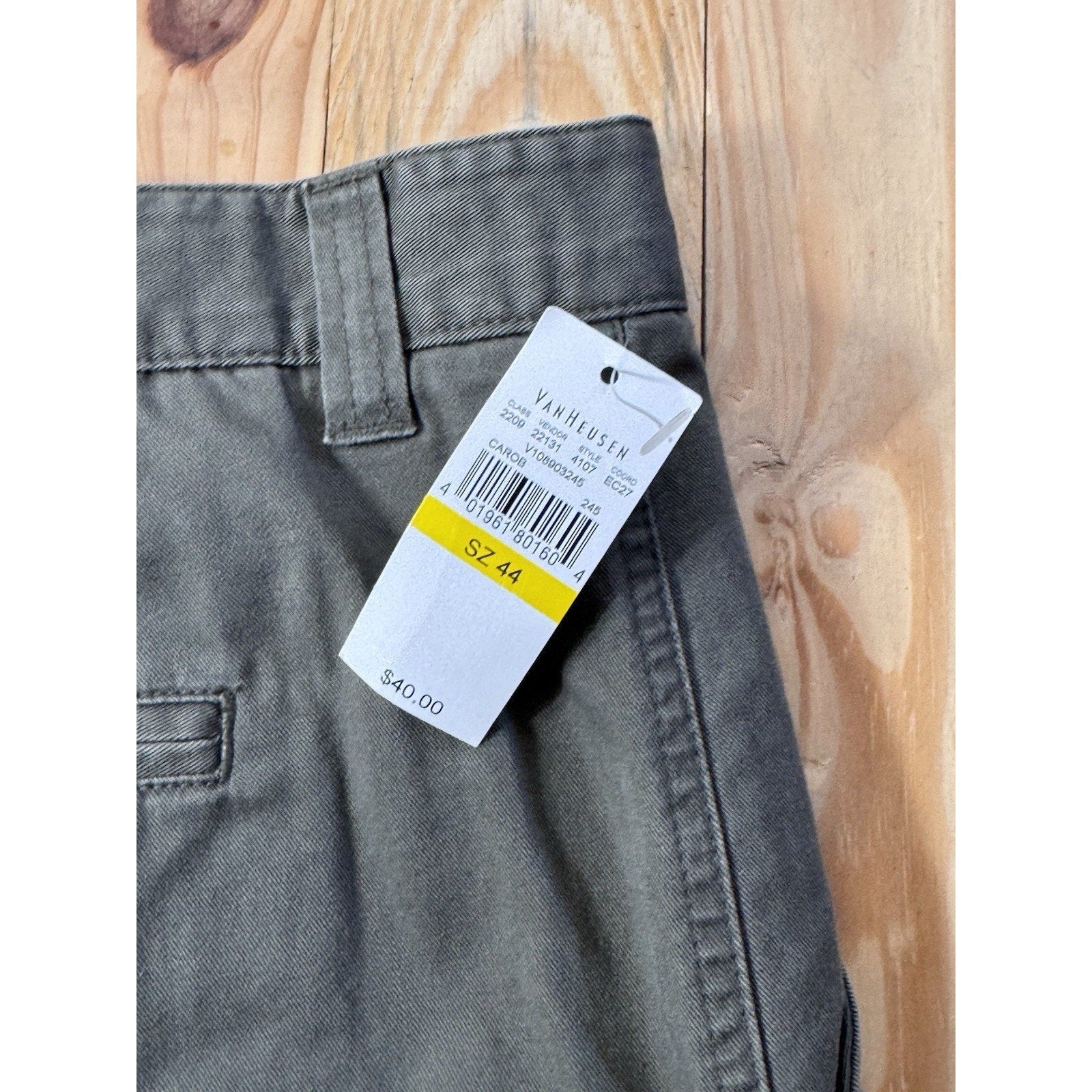 Van Heusen Green Cotton Man's Solid Dress Shorts Flat Front 44”X 10.5" Men's L6