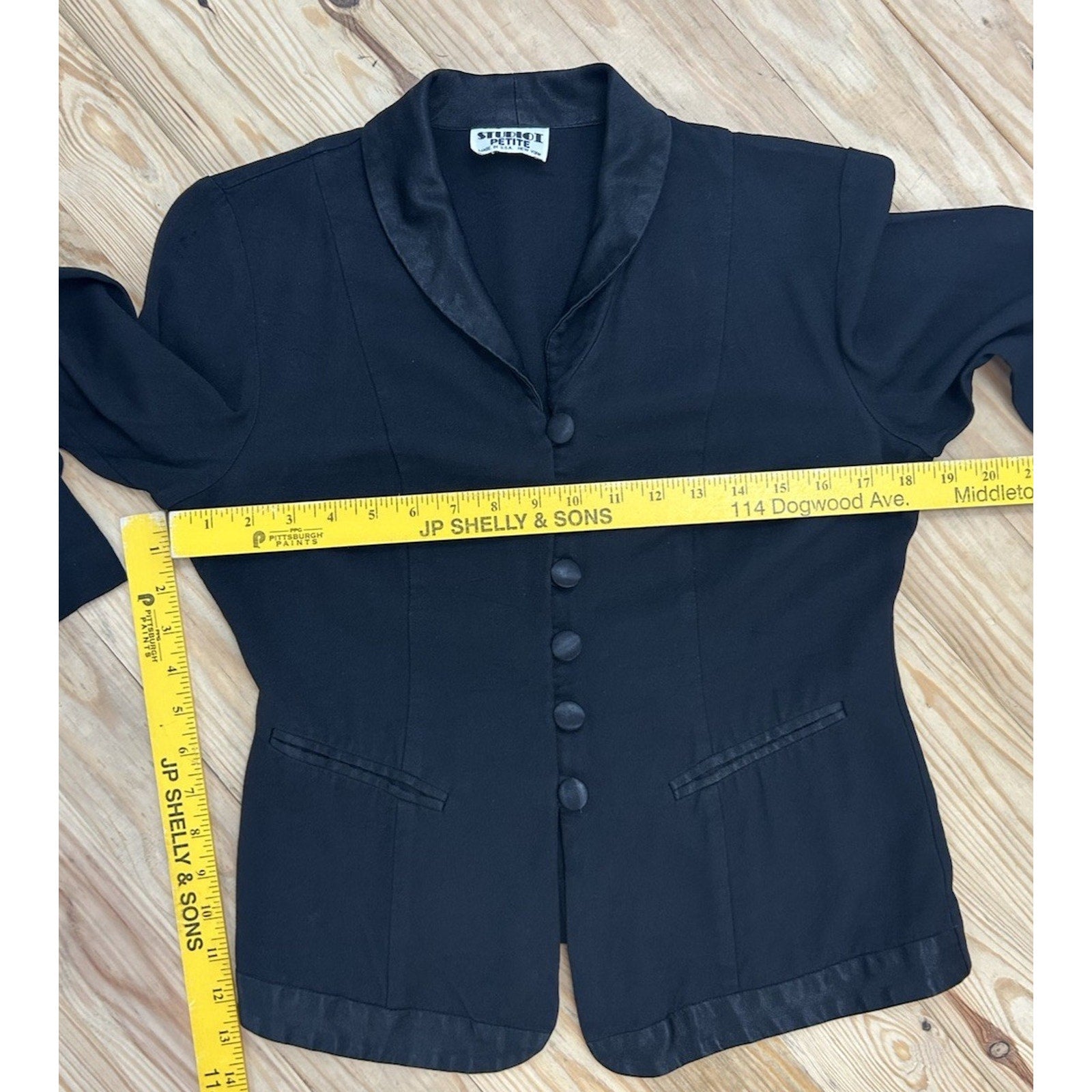 STUDIO I petite Black Blazer Top Sz 8 PM Black buttons & Velvet Trim VTG.