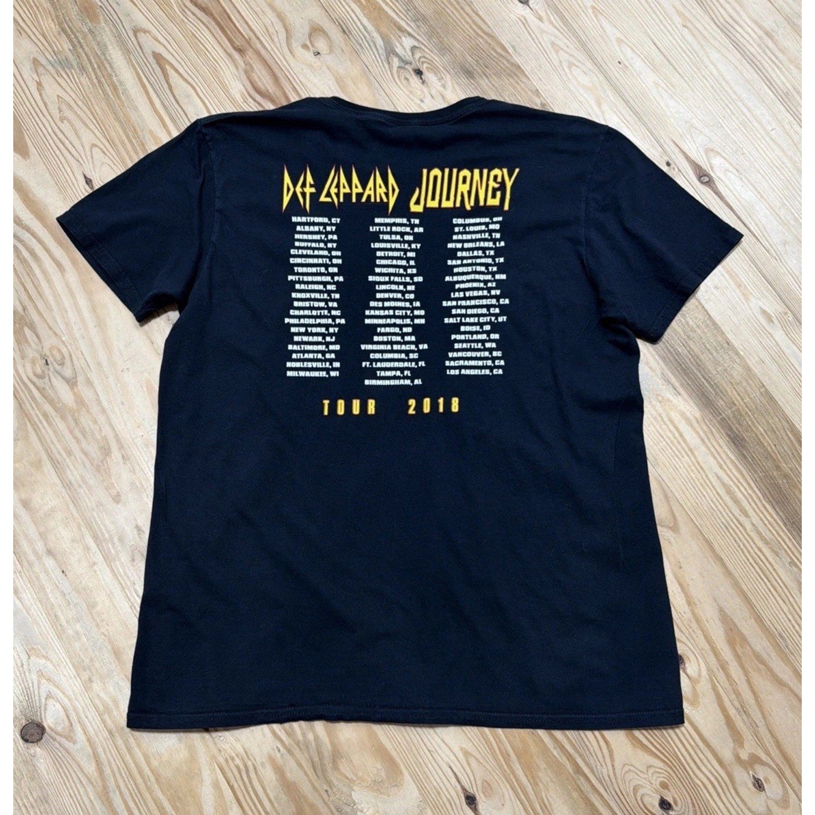 Def Leppard/ Journey 2018 Band touring T shirt M