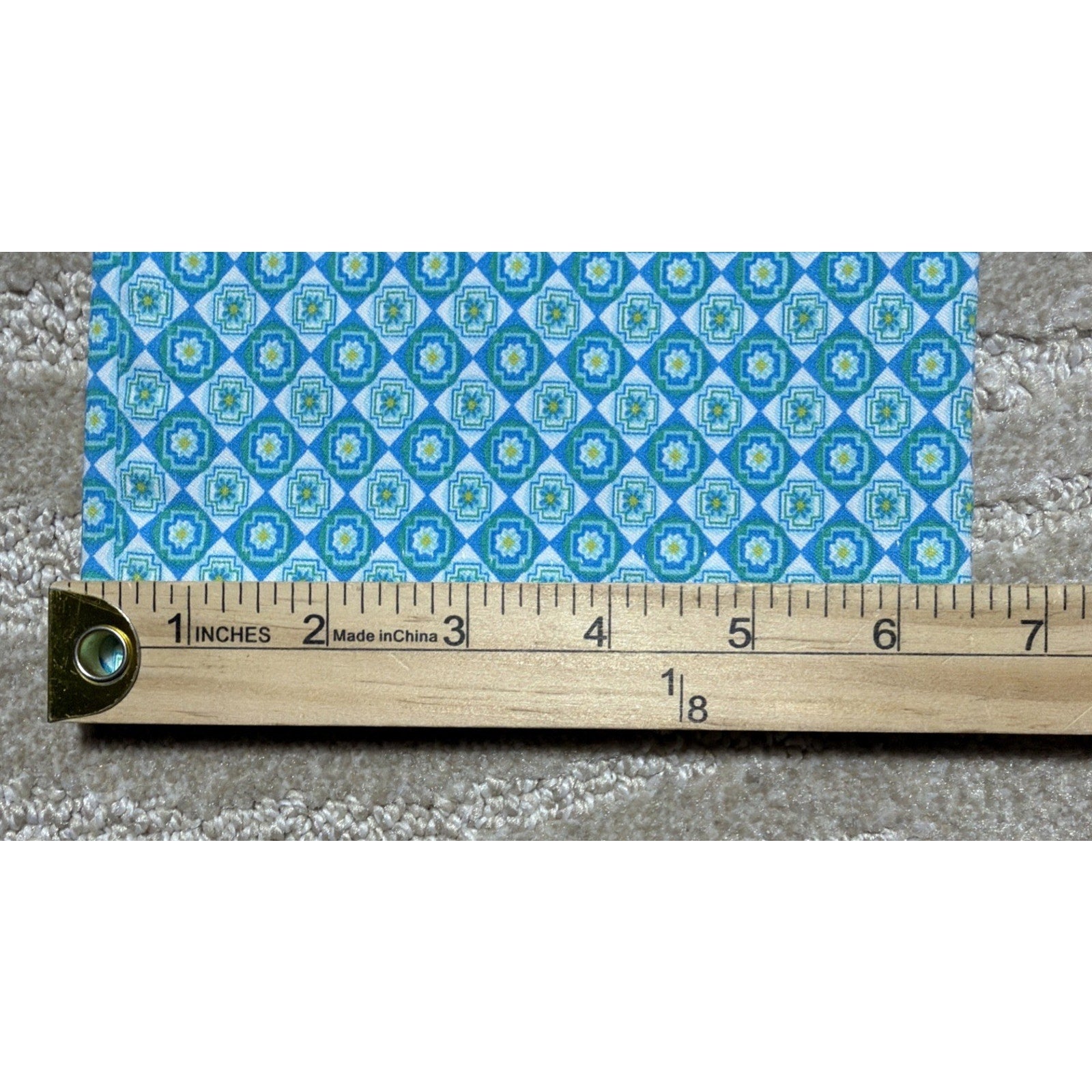 ATTYRE Stretch Mid Rise Crop Pants size 4 Petite Pull On Blue Geometrical Print