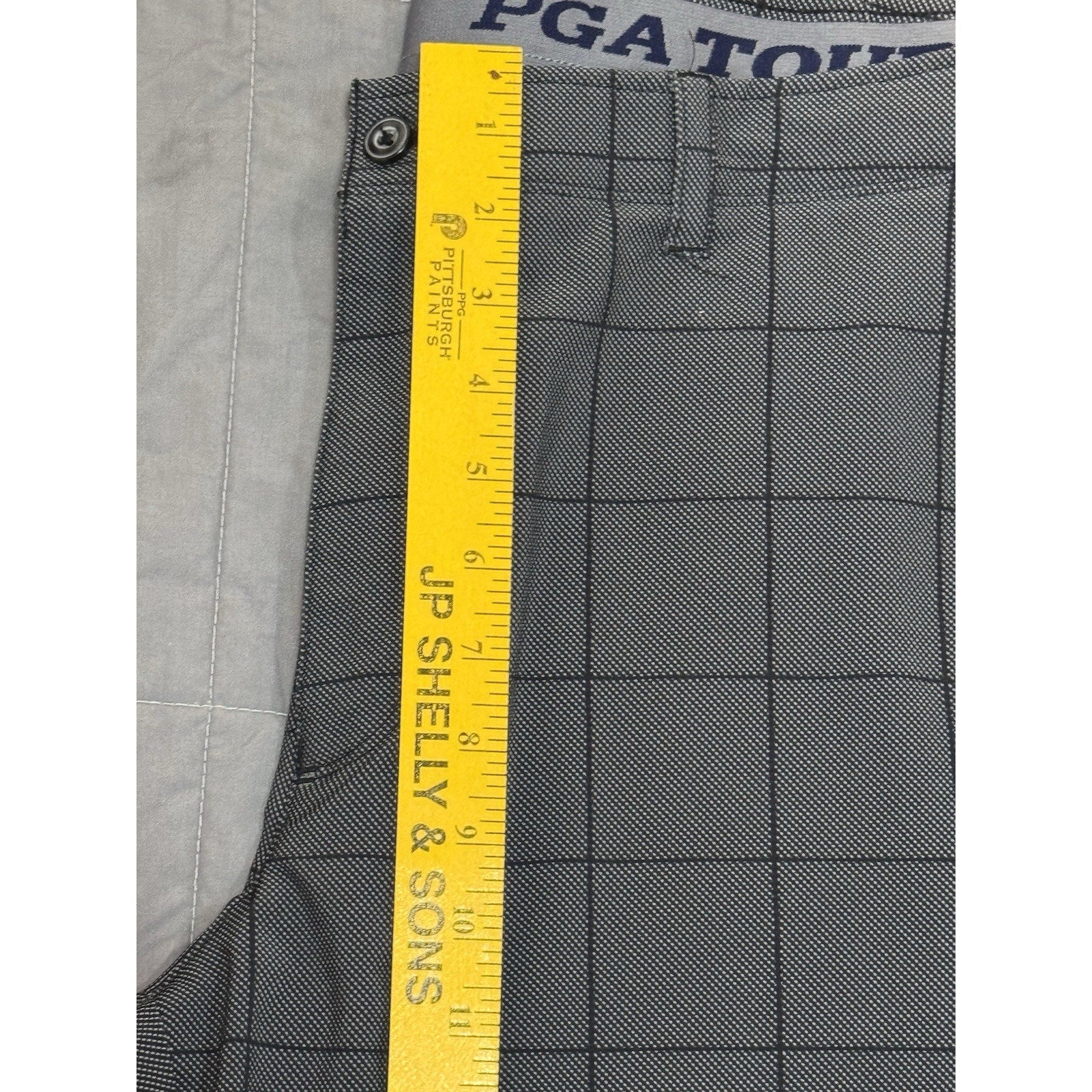 PGA Tour Shorts with Media Pocket in Gray Check Size 36 Golf Leisure
