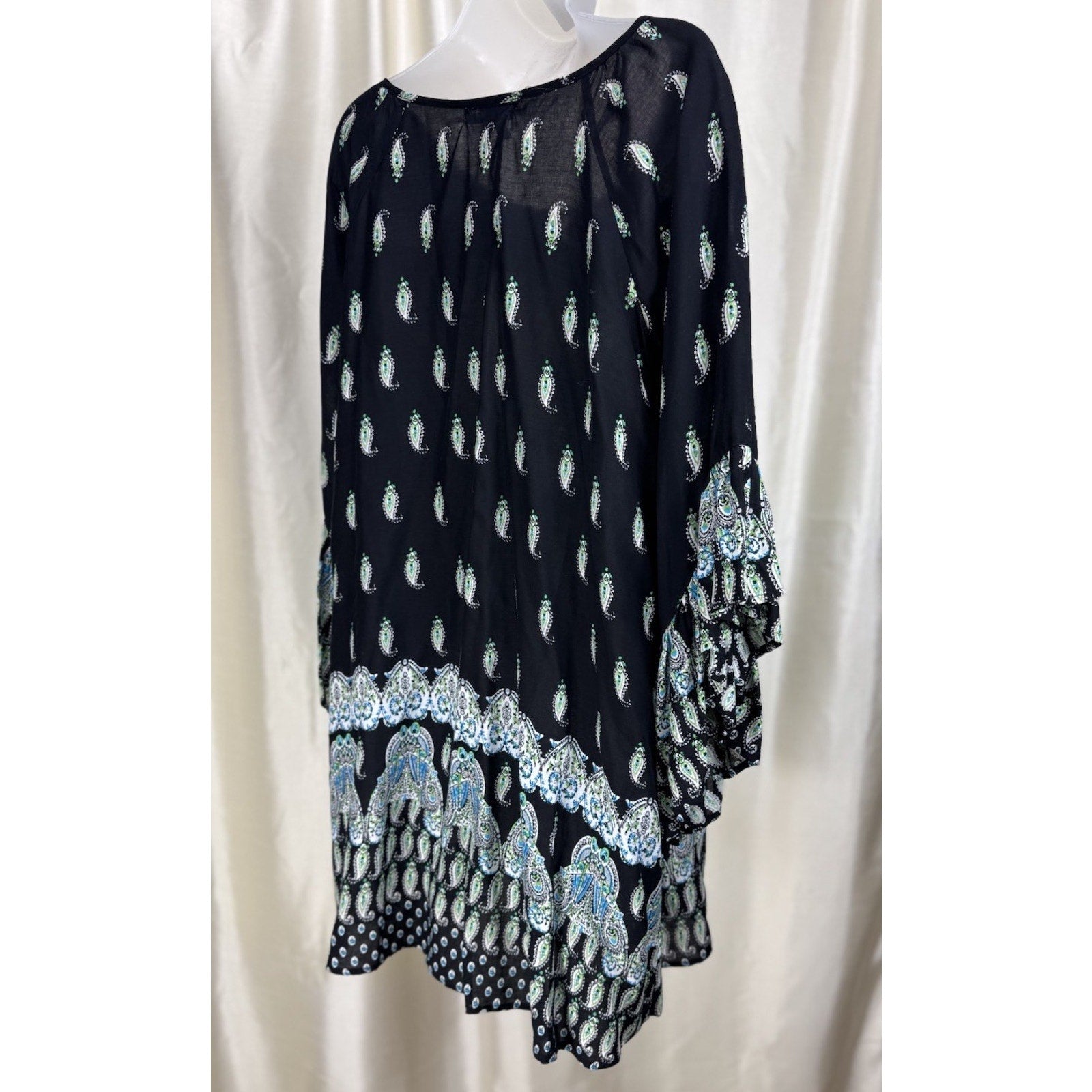 She & Sky Women's BOHO Dress Size Small Long Sleeve Tunic Dress Black Paisley