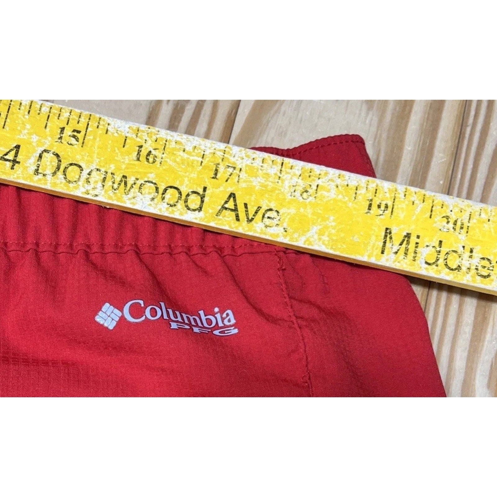 Columbia Shorts Womens XL Red Activewear Jogging Gym Beach Hiking 4”