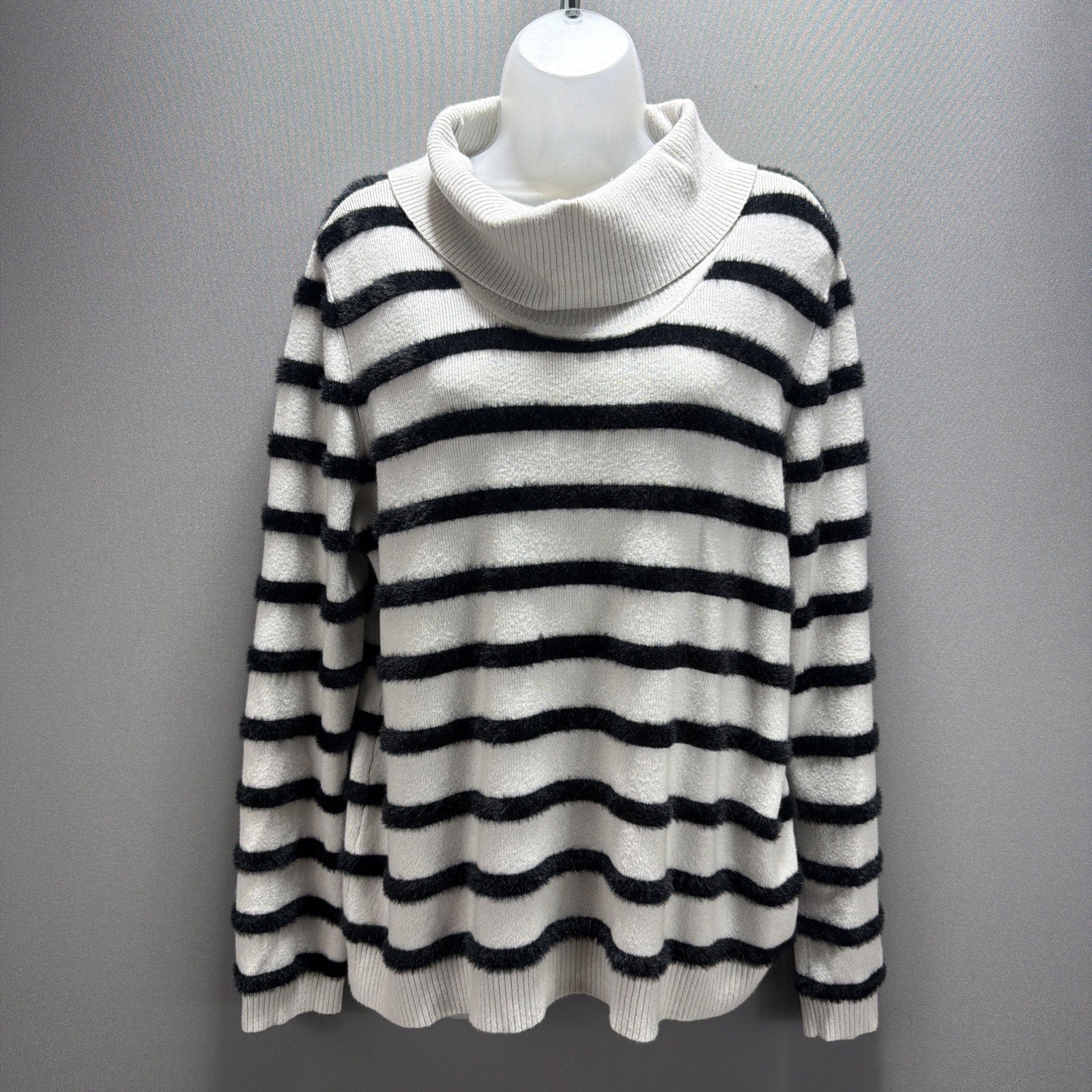 Chico's Women L Gray Striped Eyelash Touch Of Cashmere Buttery Soft Sweater
