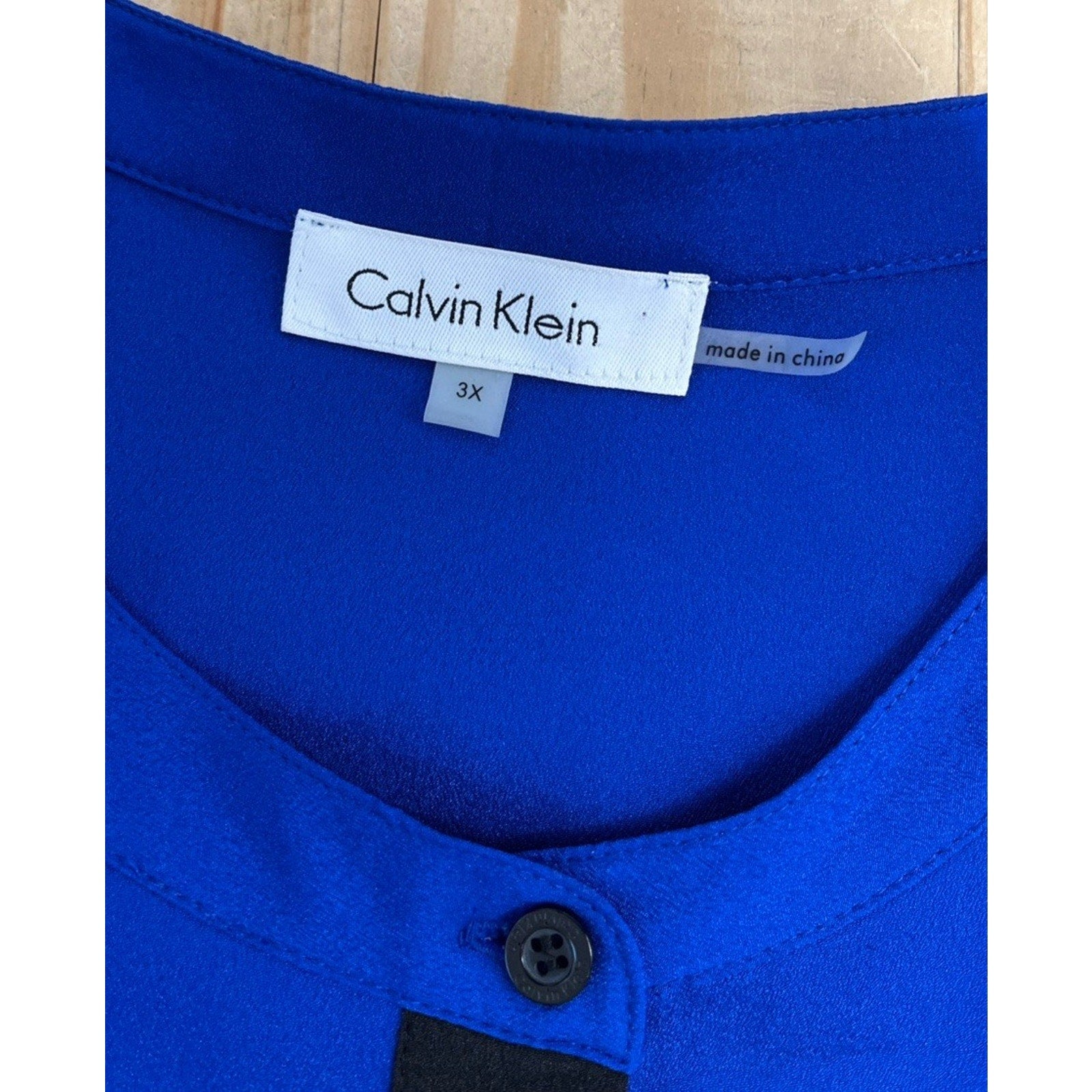 Calvin Klein 3X Women’s Blue & Black V-neck Top Blouse Roll Tab Long Sleeves