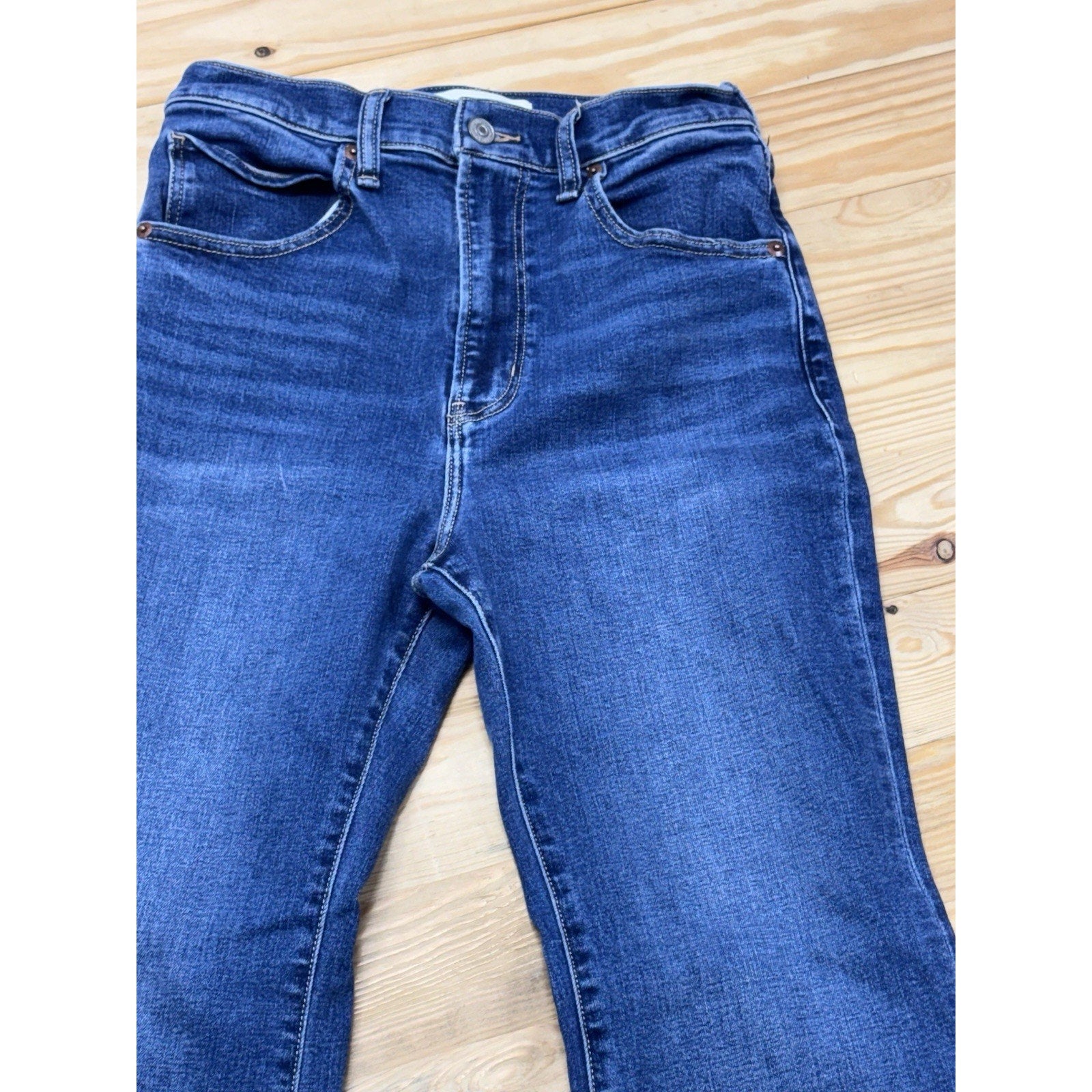 Abercrombie Fitch Jeans The Flare Ultra High Rise Medium Wash Women’s 27/4 Slim