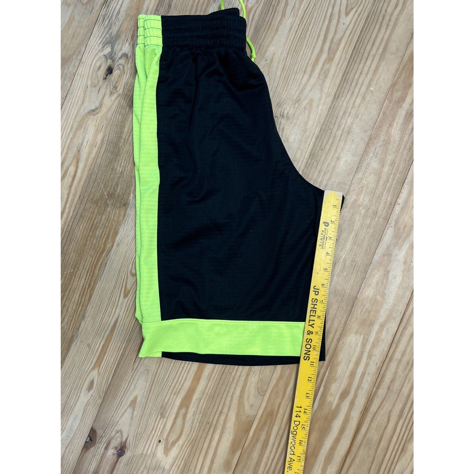 Nike Men's Basketball Shorts Black Neon Green Athletic Shorts, Small EUC