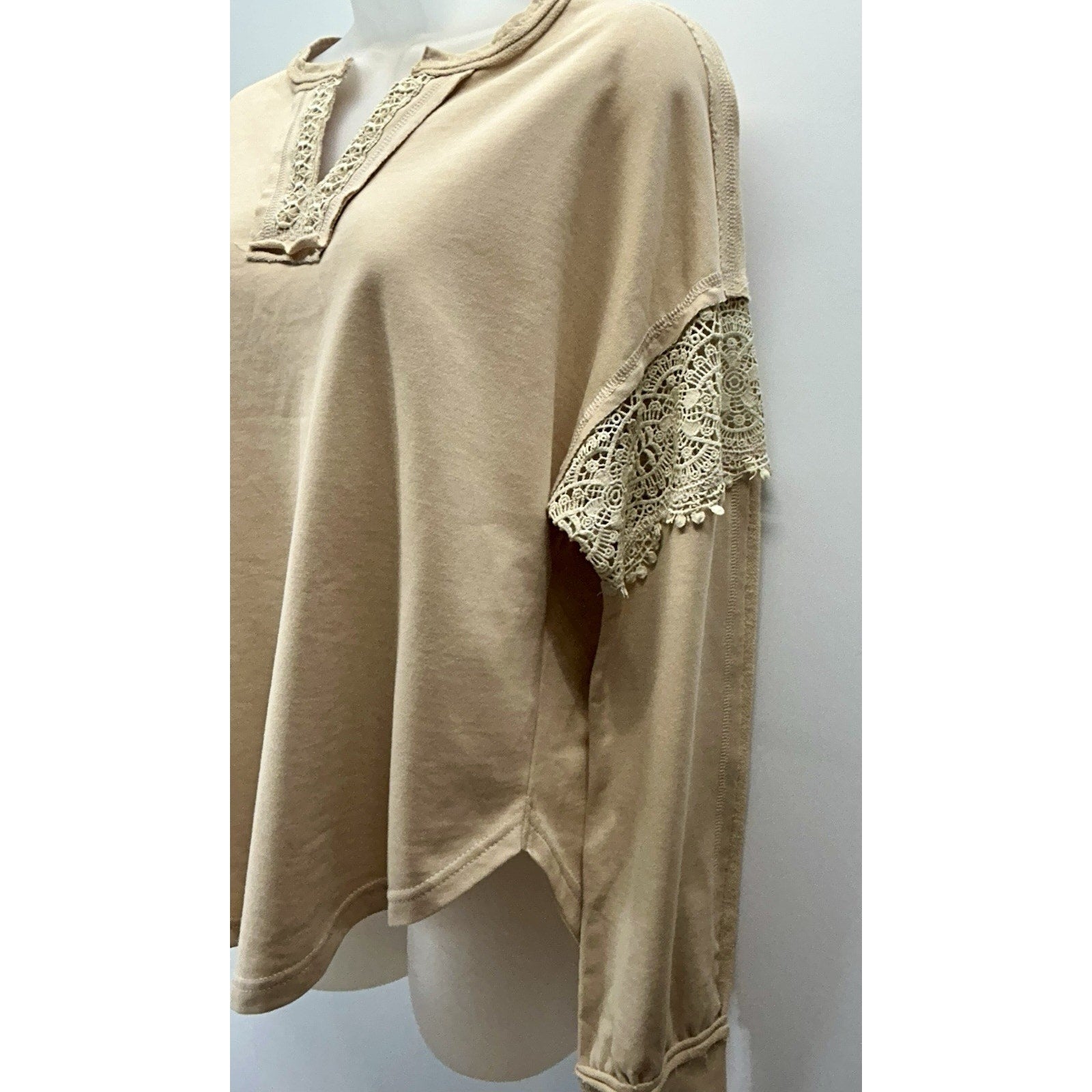 La Miel 100% Cotton Crochet Breezy Long Sleeve V-Neck Blouse Size Small (New) .