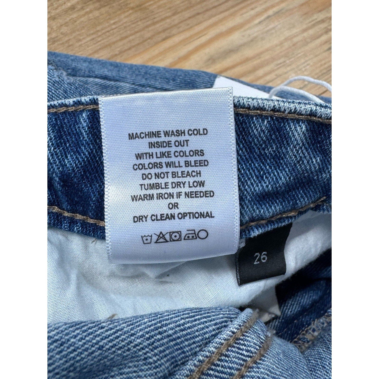 Flying Monkey Black Label Woman’s Size 26 New Tags 27.5” Inseam Blue Denim NWT