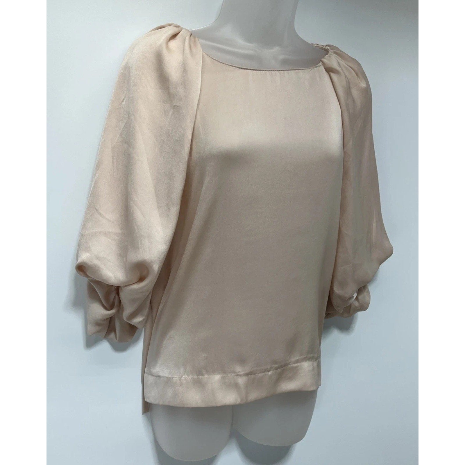 Women’s Umgee Sandstorm Satin Short Sleeve Lined Balloon Sleeve Blouse, Medium