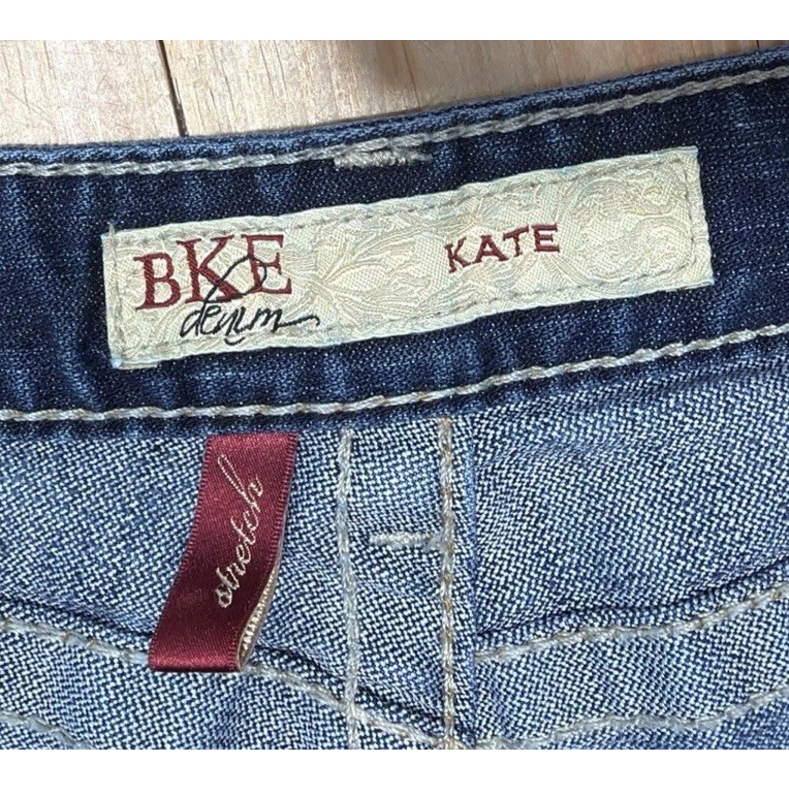 BKE Buckle Jeans Womens 30x19 Blue Kate Capri Stretch Mid Rise Distressed Denim