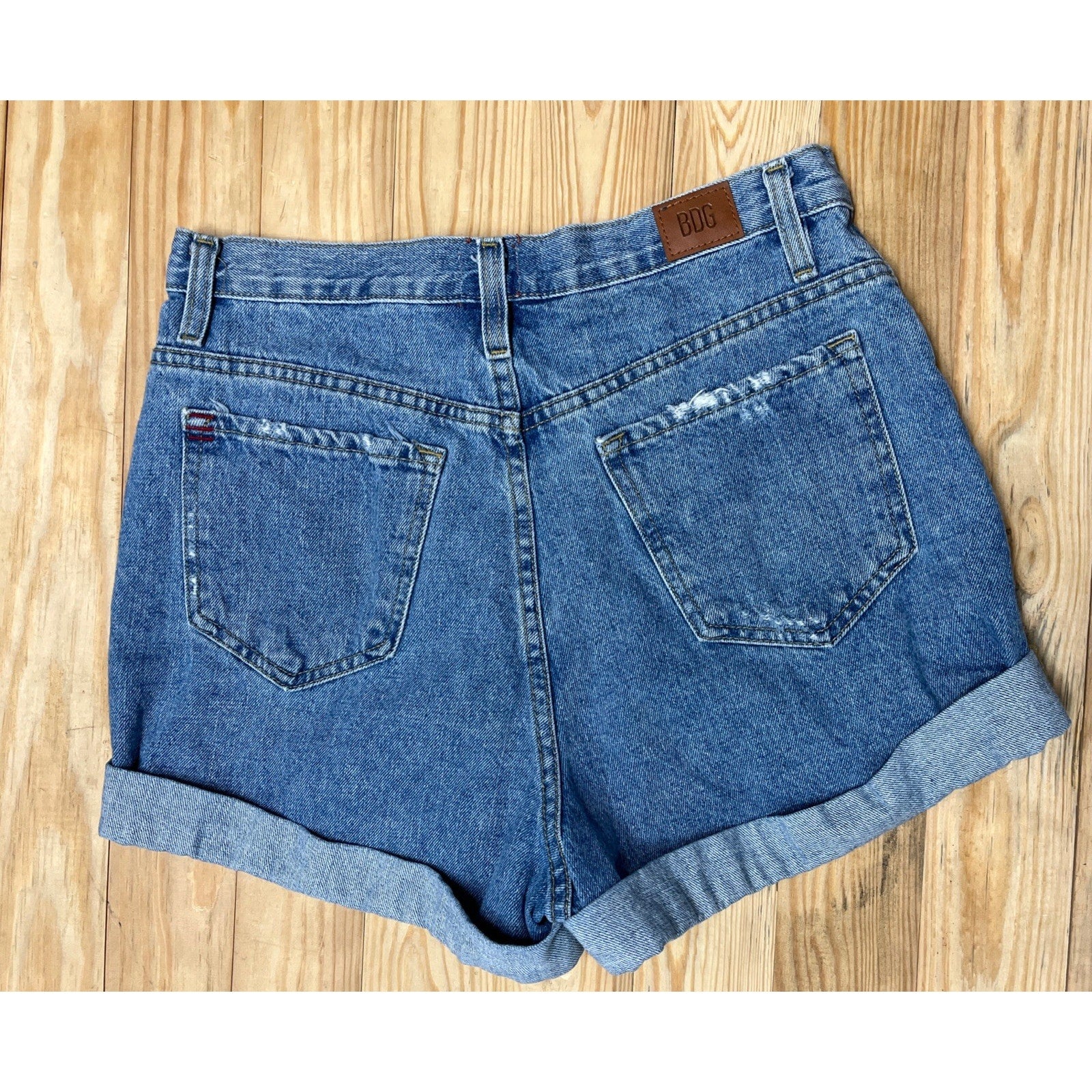 BDG Urban Outfitters Mom High Rise Cuffed Blue Denim Shorts Pockets Women’s 30