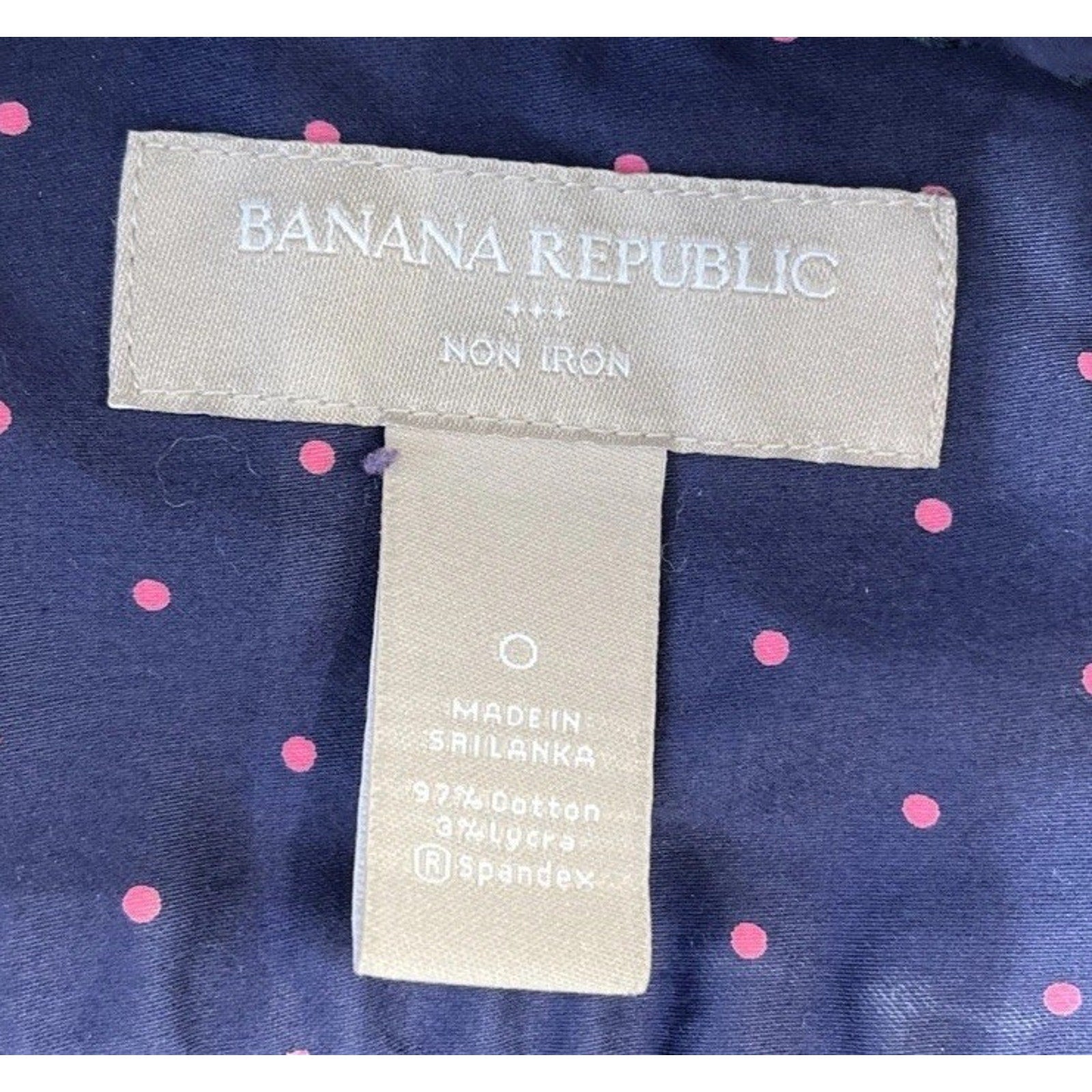 Banana Republic Non Iron Shirt Top Women’s Size 0 Button Up LS Blue W/ Pink Dots