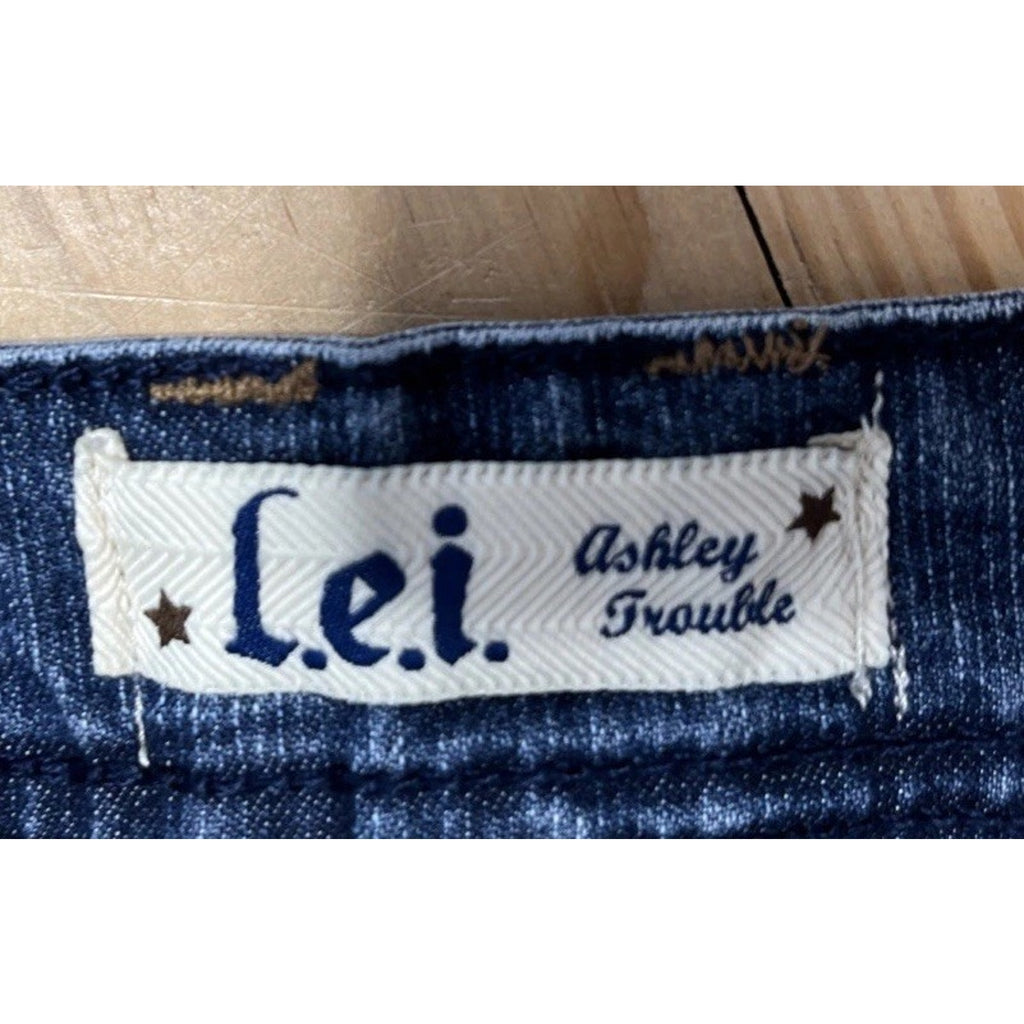 L.e.i. Ashley Trouble Jeans Women's Capri Jeans - Size 32x18