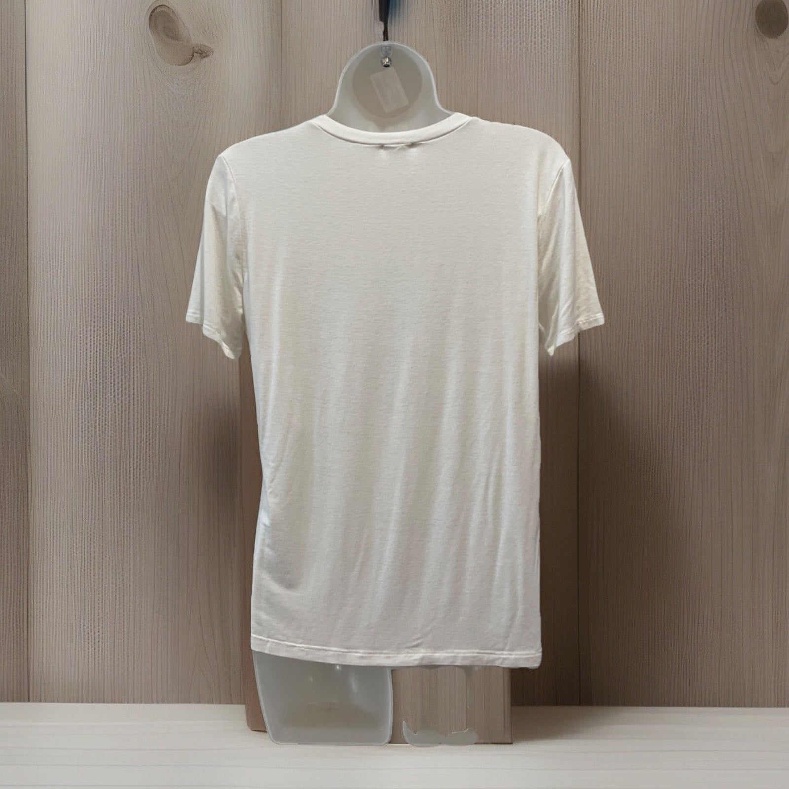 Le Lis Super Soft Bamboo Made Paradise Graphic T-Shirt Size M