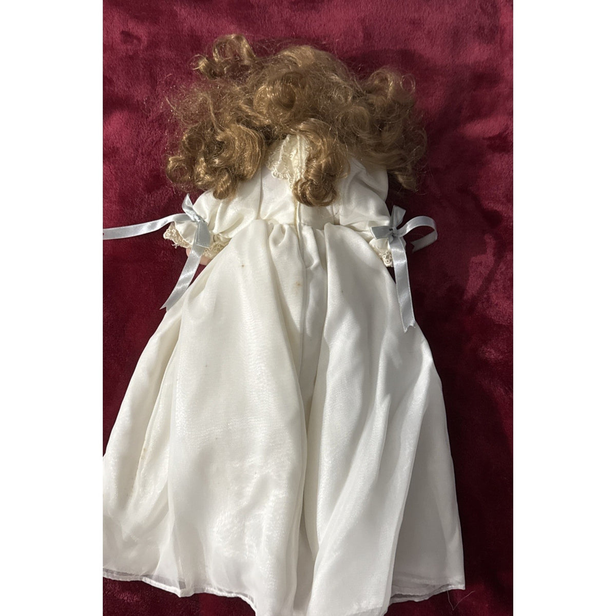 Avon 2000 Porcelain Bride Doll 18” White Wedding Gown Blonde Blue Eyes Vintage