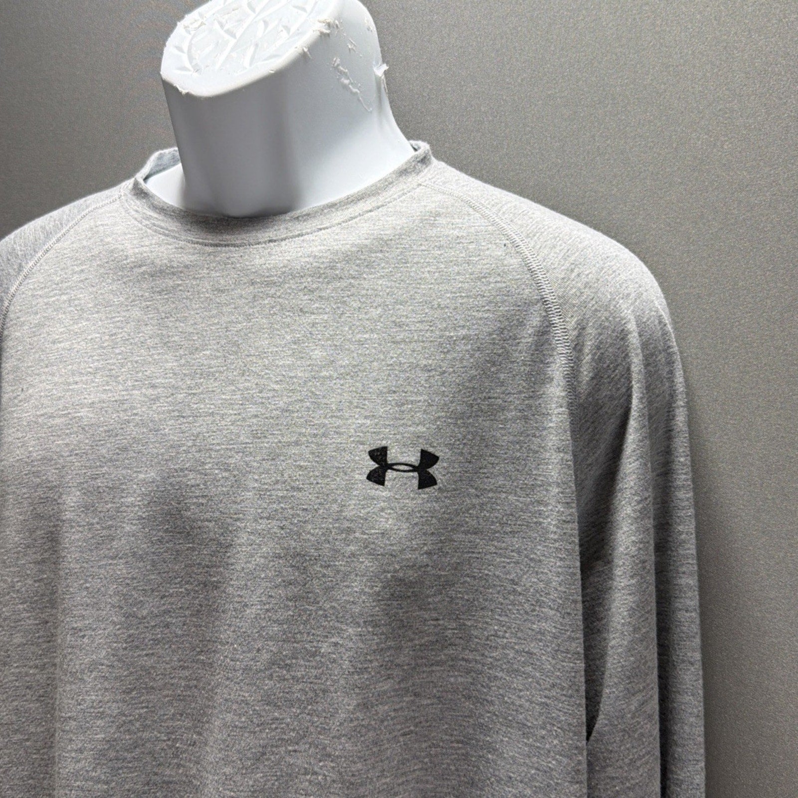 Under Armour Loose Heat Gear Men's Large Heather Grey Long Sleeve Stretch