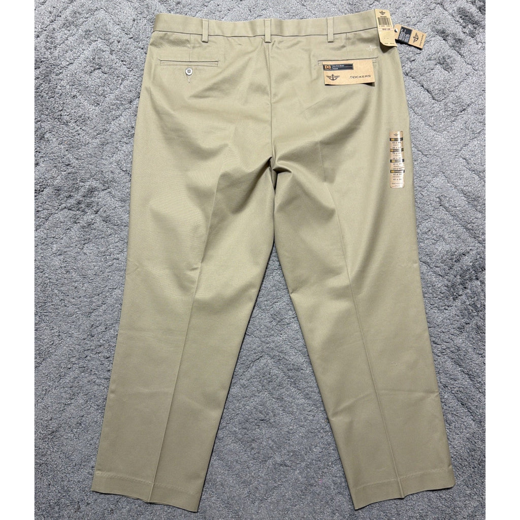 New! Dockers D3 Classic Fit Iron Free Mens Pants Khaki Pleated Front 42x30