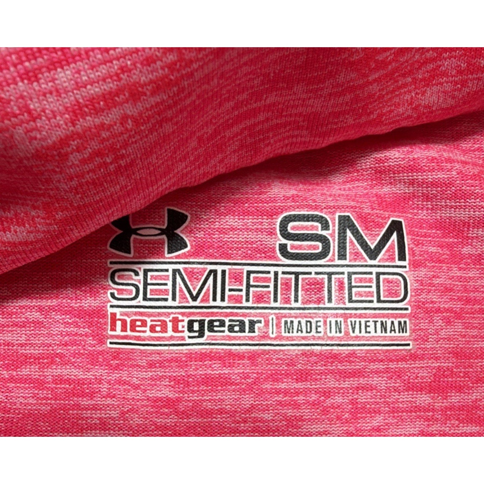 Under Armour Women's Semi Fitted Pink HeatGear Long Sleeve 1/2 Zip Pullover Sz S