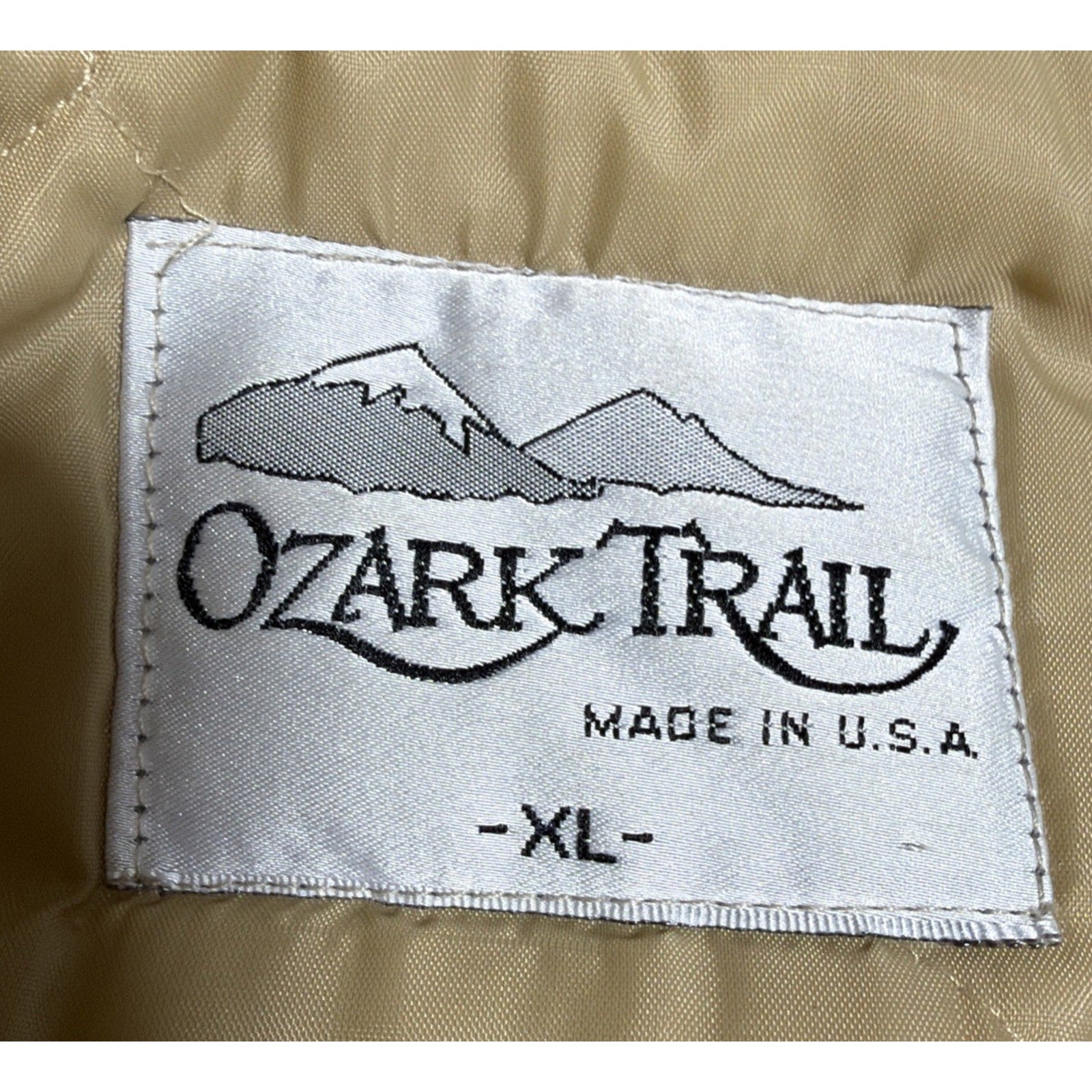 Vintage Ozark Trail Bomber Insulated Jacket Sz XL Beige Full Zip Quilted Lining