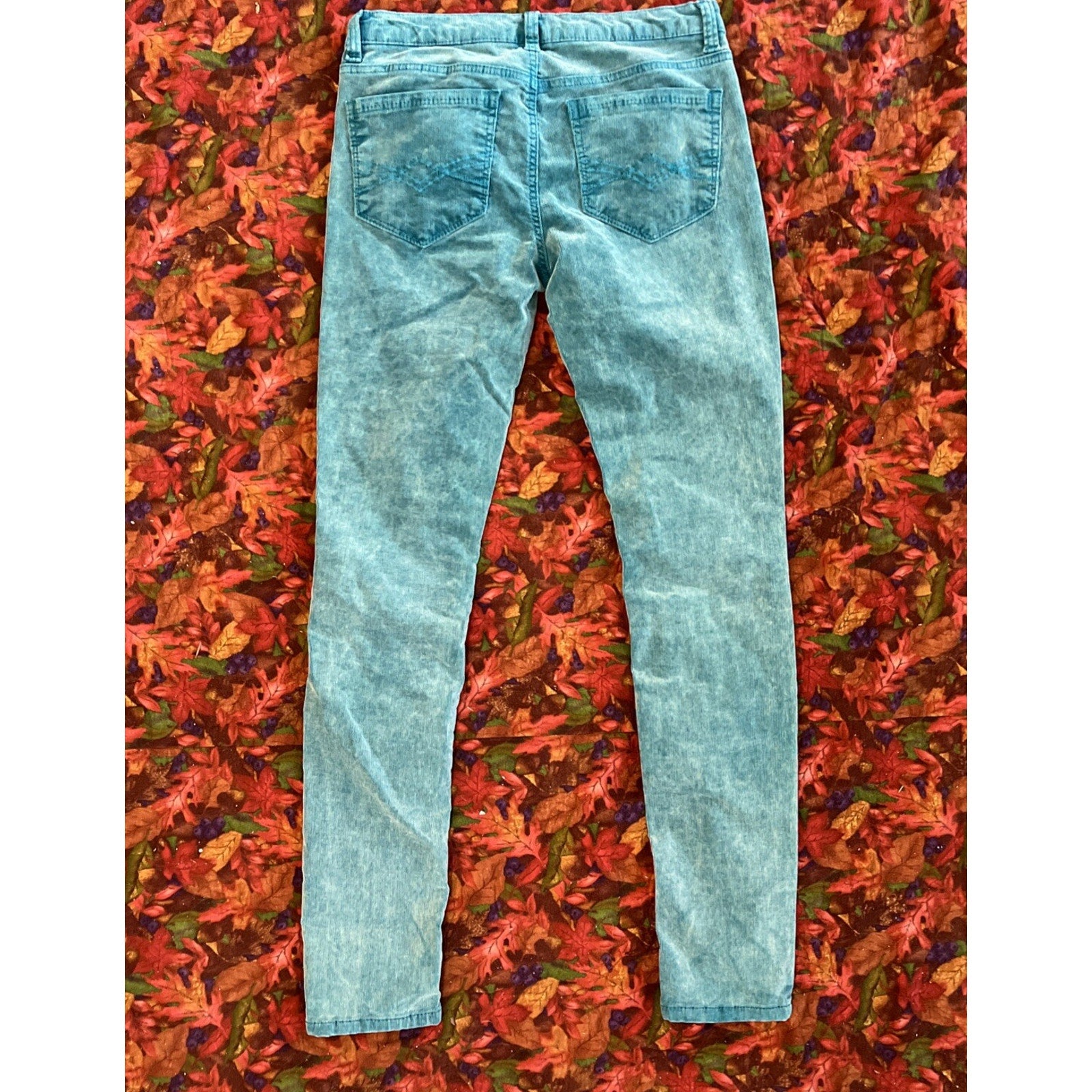 MUDD ACID WASHED SKINNY CORDUROY JEANS JR SZ 5-INDIAN TEAL- EUC womans pants