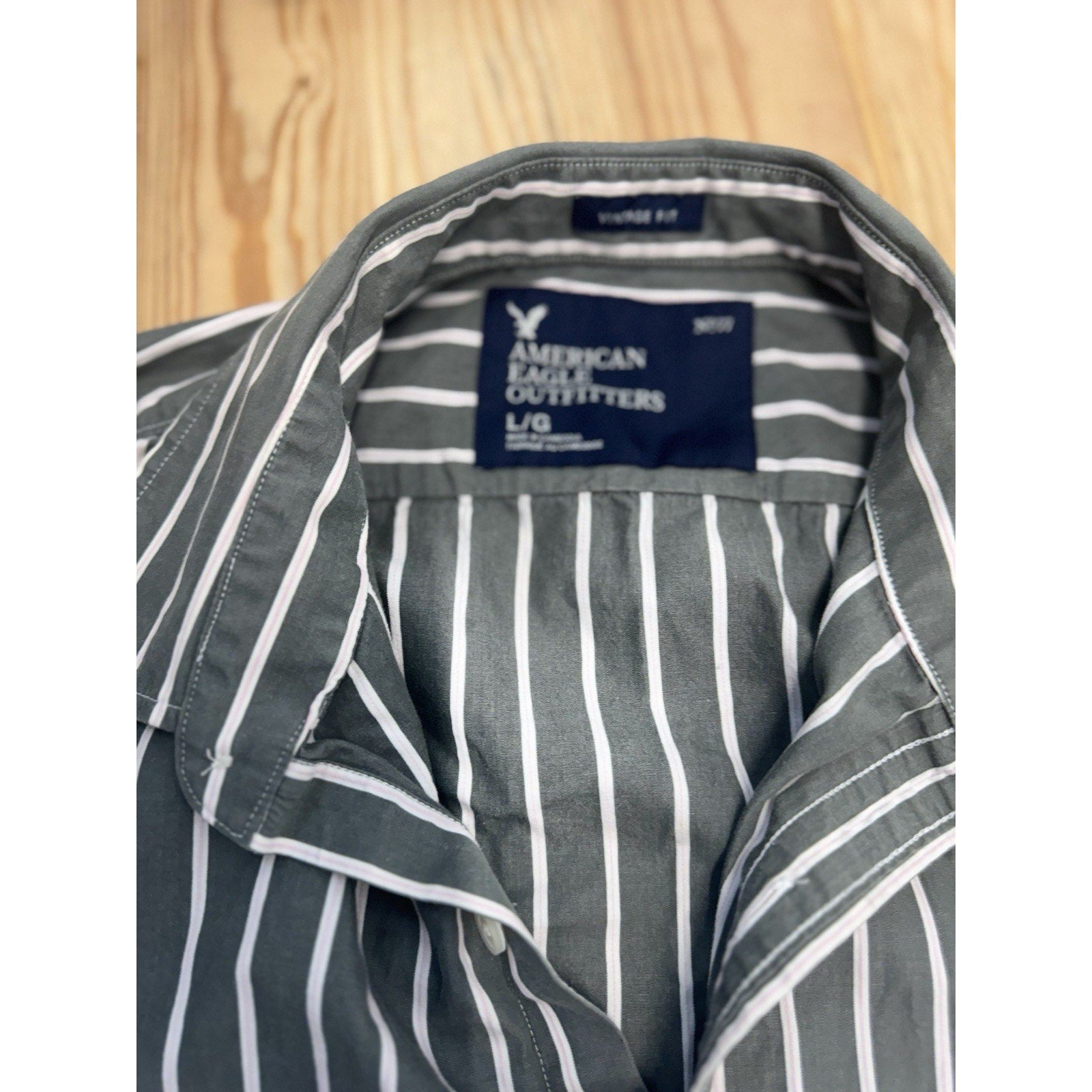AMERICAN EAGLE Men's Green and White Long Sleeve Striped Button Down Shirt Large