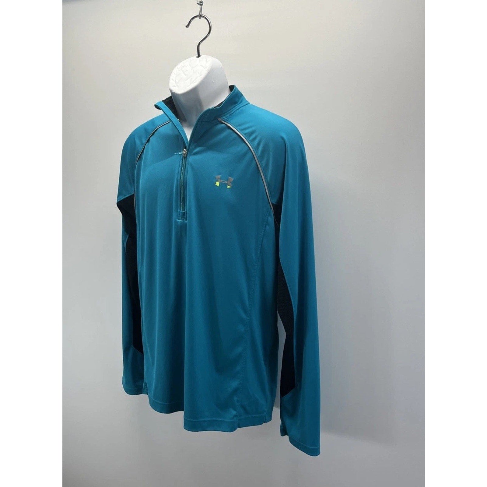 Under Armour pull over Mens Large blue Regular all season gear RUN lightweight