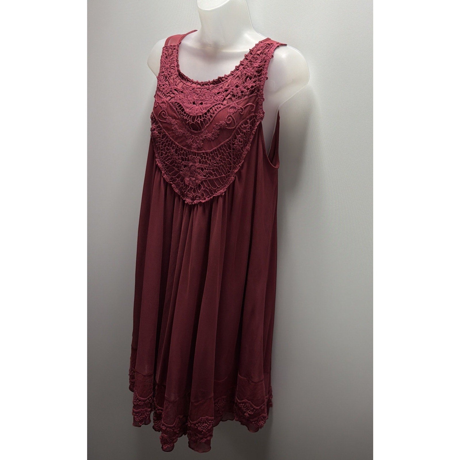 Altar’d State Burgundy Crochet Lace Swing Dress Boho Sleeveless Women’s L