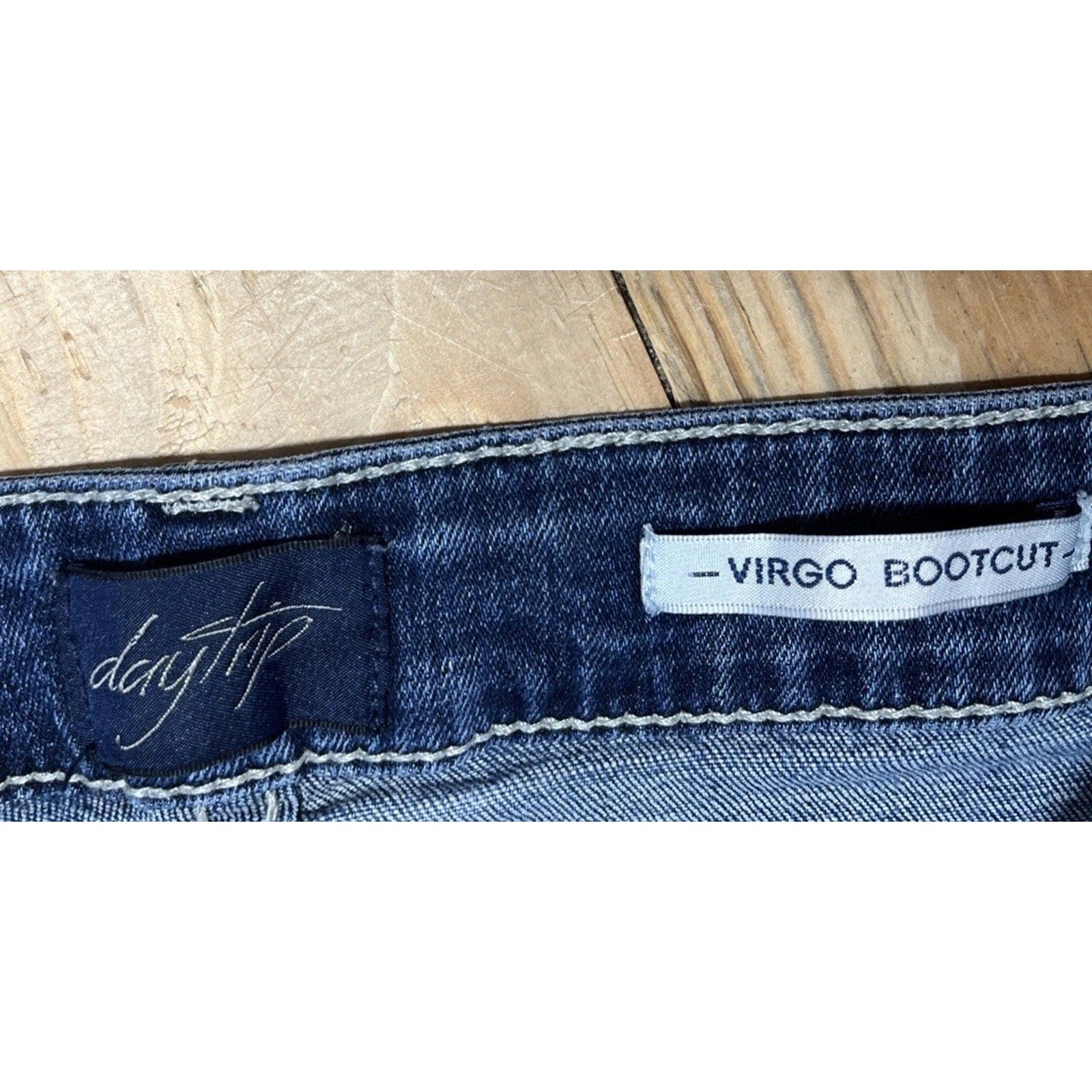 Daytrip Virgo Bootcut Jeans Womens 32 L Thick Stitch Flap Pocket Blue Denim