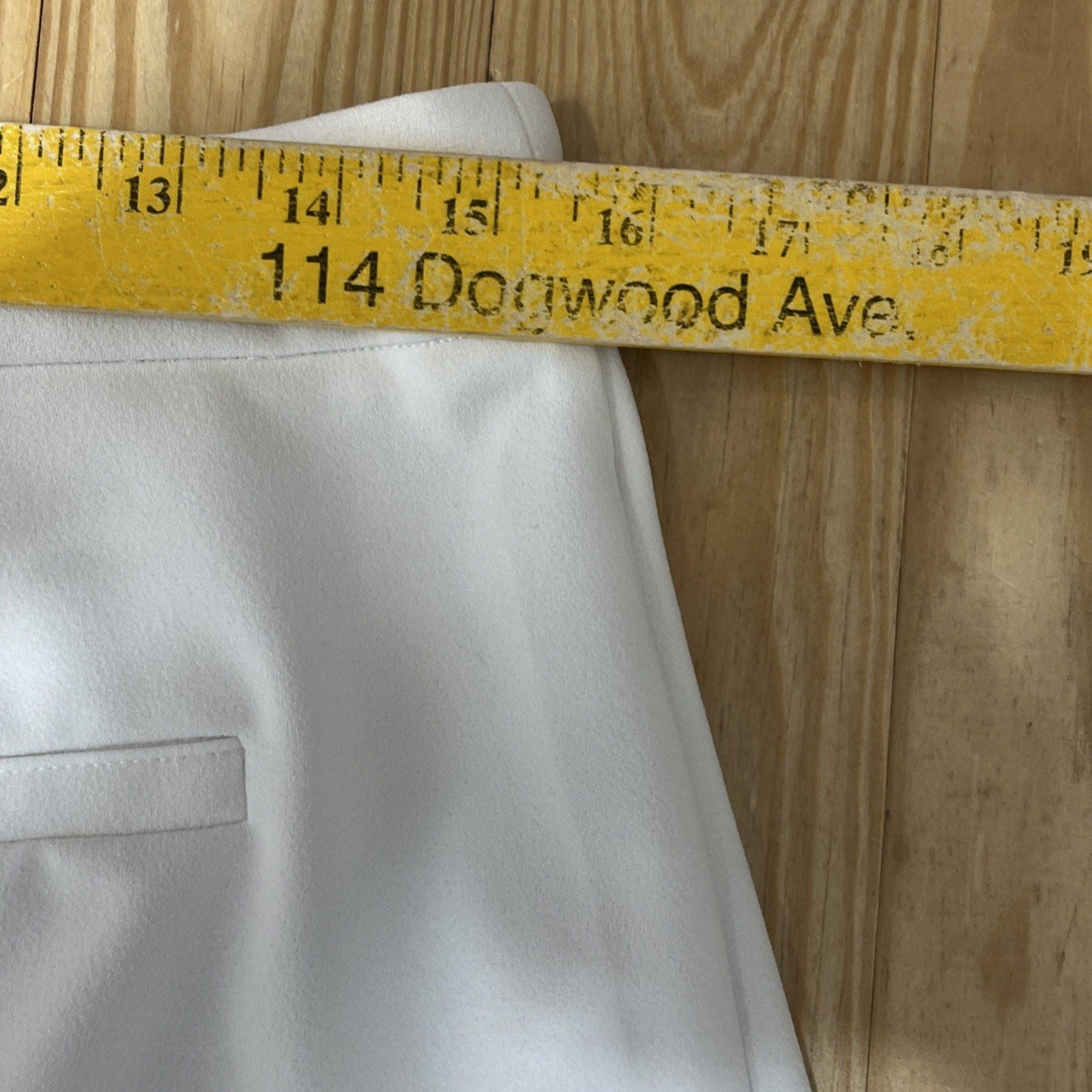 $98 Michael Michael Kors High Rise Pleated Stretch WHITE Shorts size 10