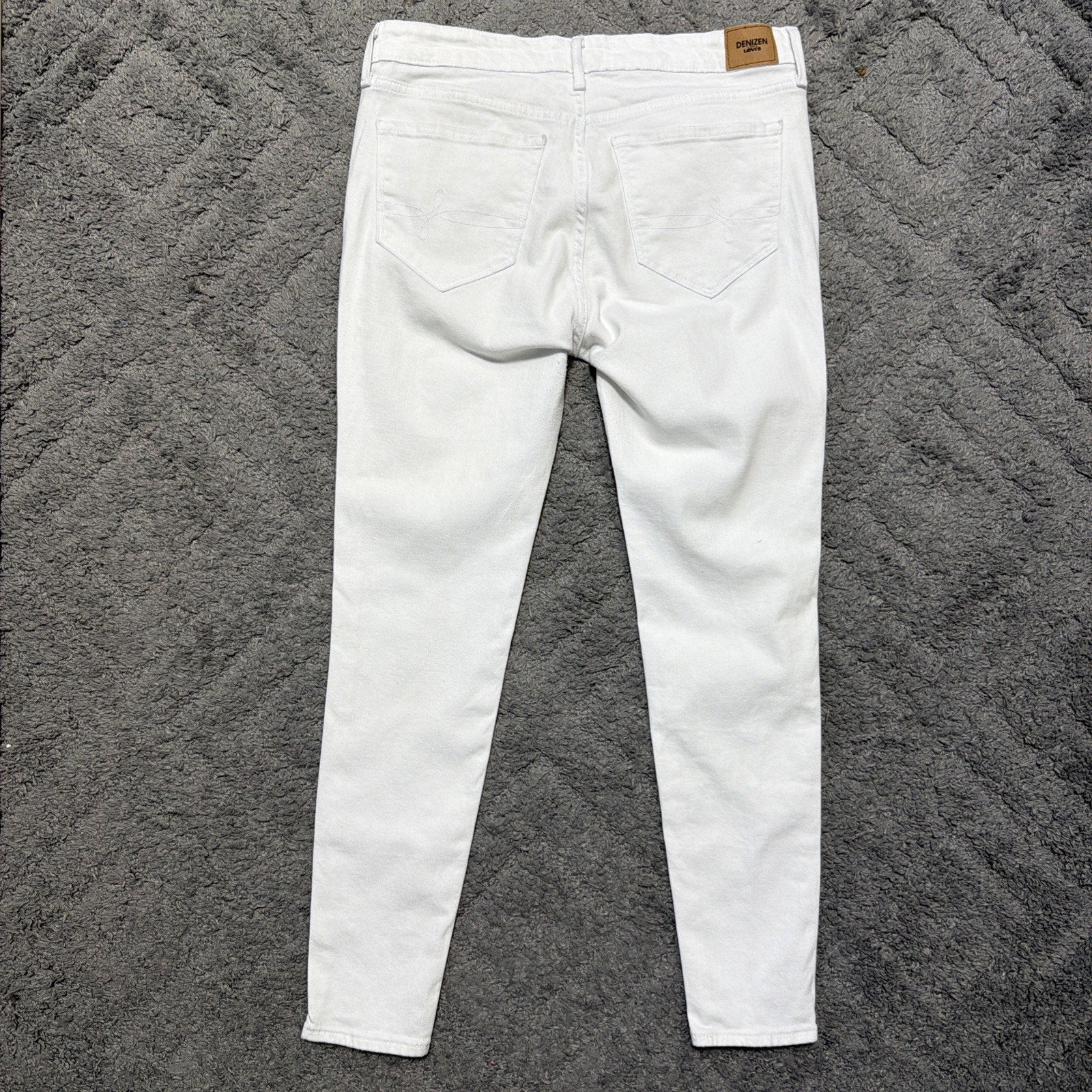 DENIZEN Levis womens Mid rise jegging size 15/32 stretch solid white denim
